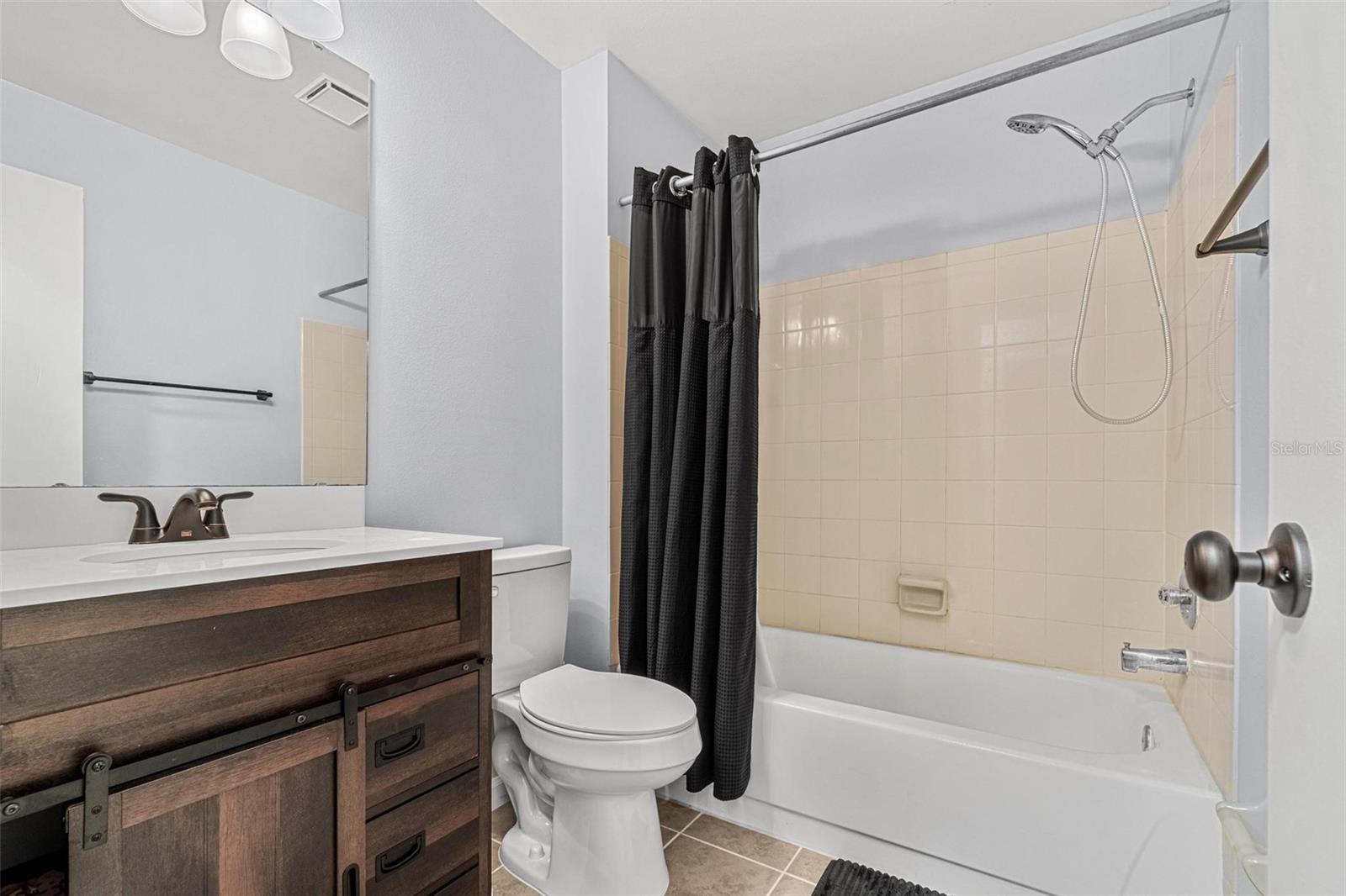 Image 14 of 27 For 8704 Liberty Place