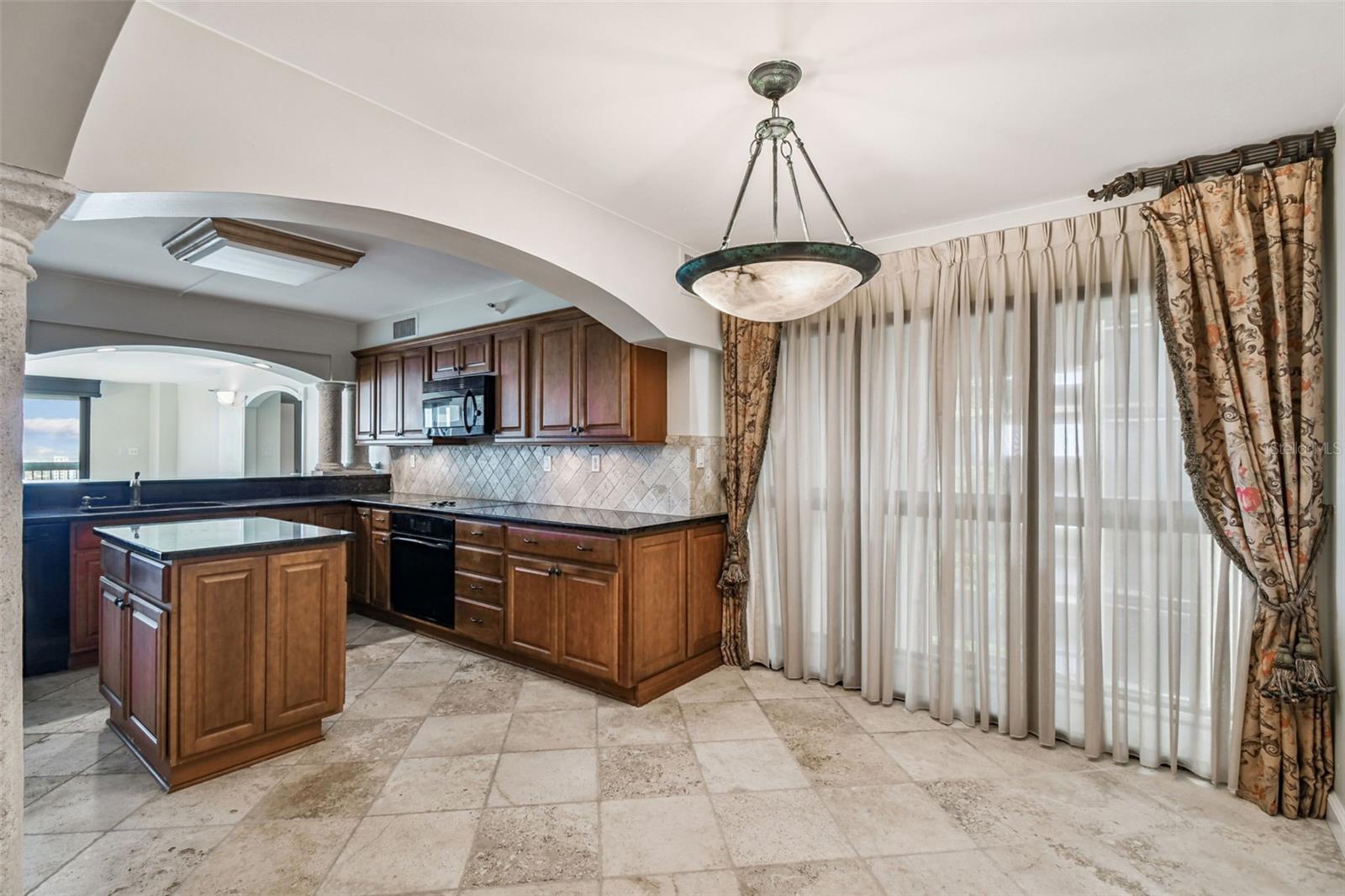 Image 11 of 45 For 2413 Bayshore Boulevard 2004