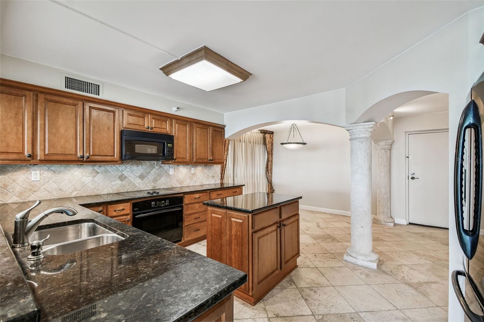 Image 14 of 45 For 2413 Bayshore Boulevard 2004