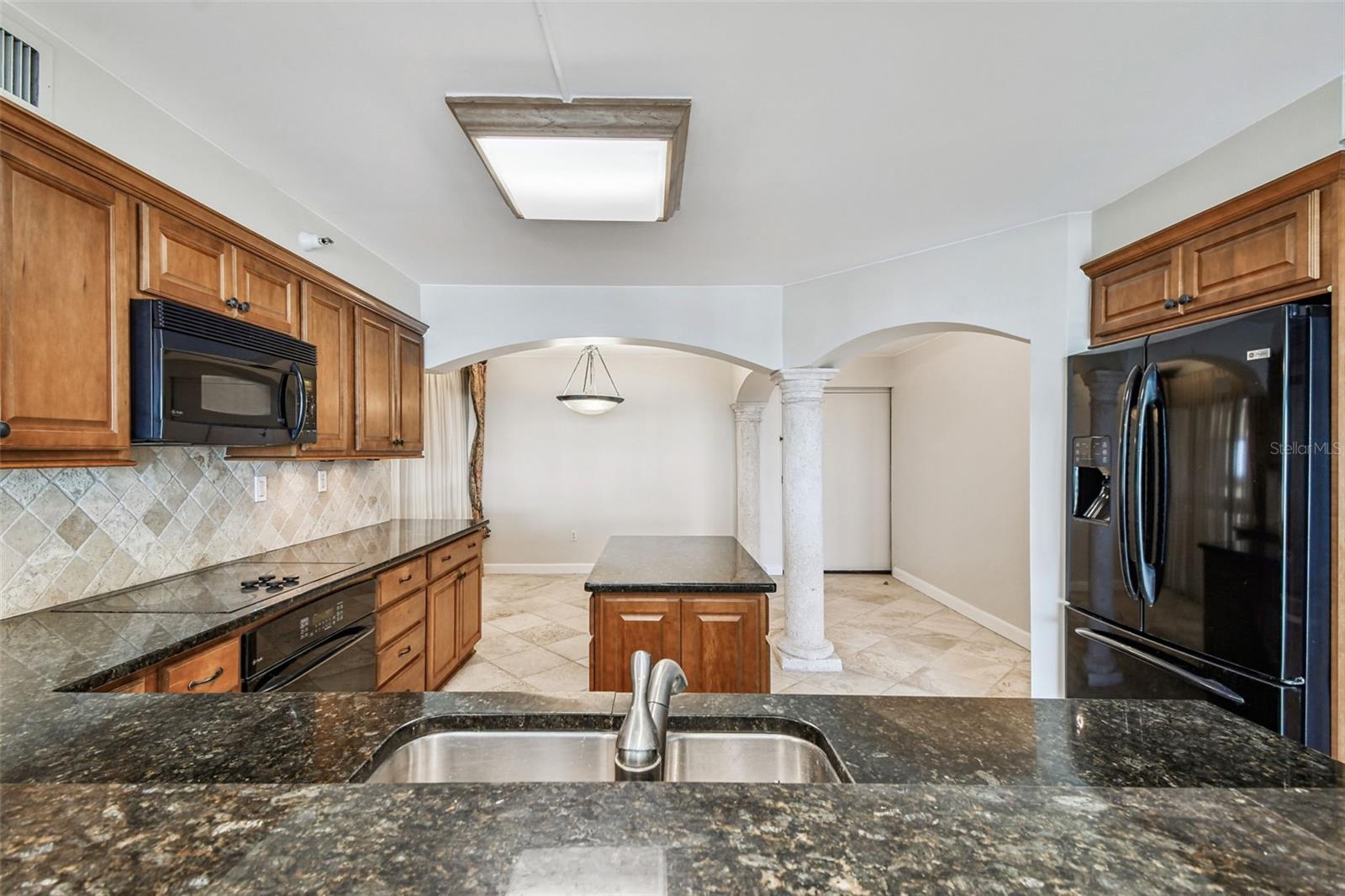 Image 15 of 45 For 2413 Bayshore Boulevard 2004