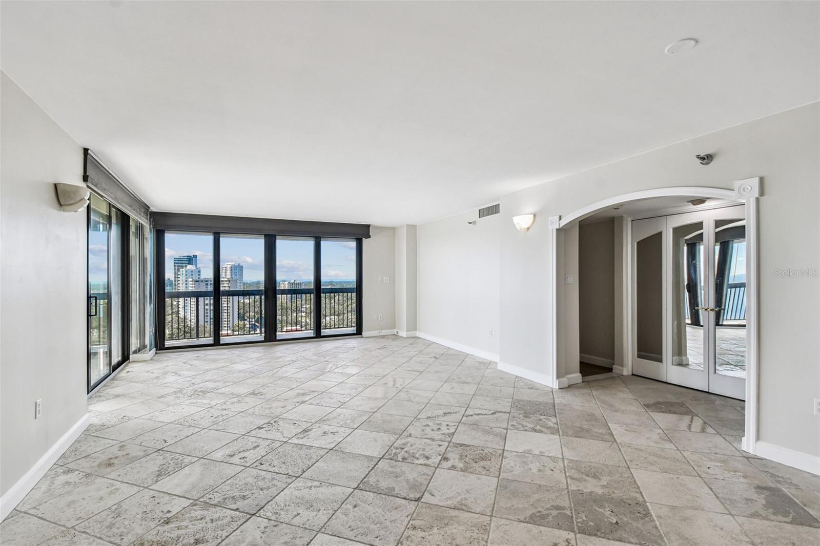 Image 16 of 45 For 2413 Bayshore Boulevard 2004