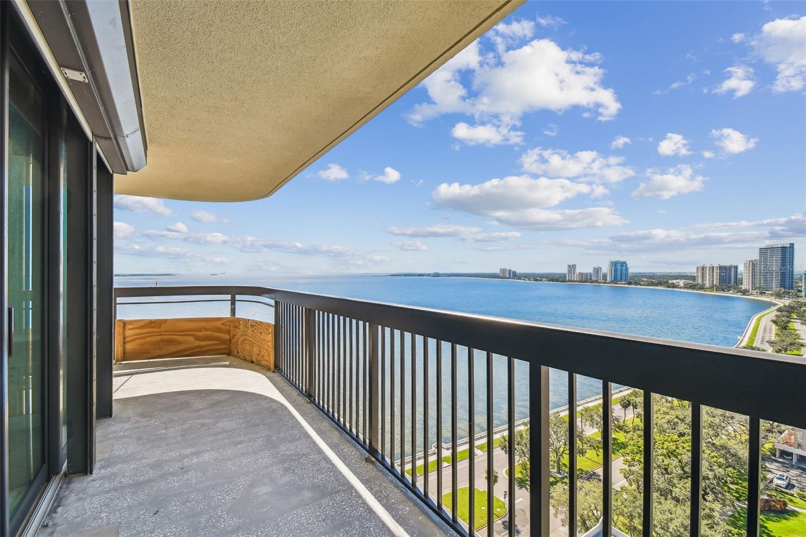 Image 19 of 45 For 2413 Bayshore Boulevard 2004