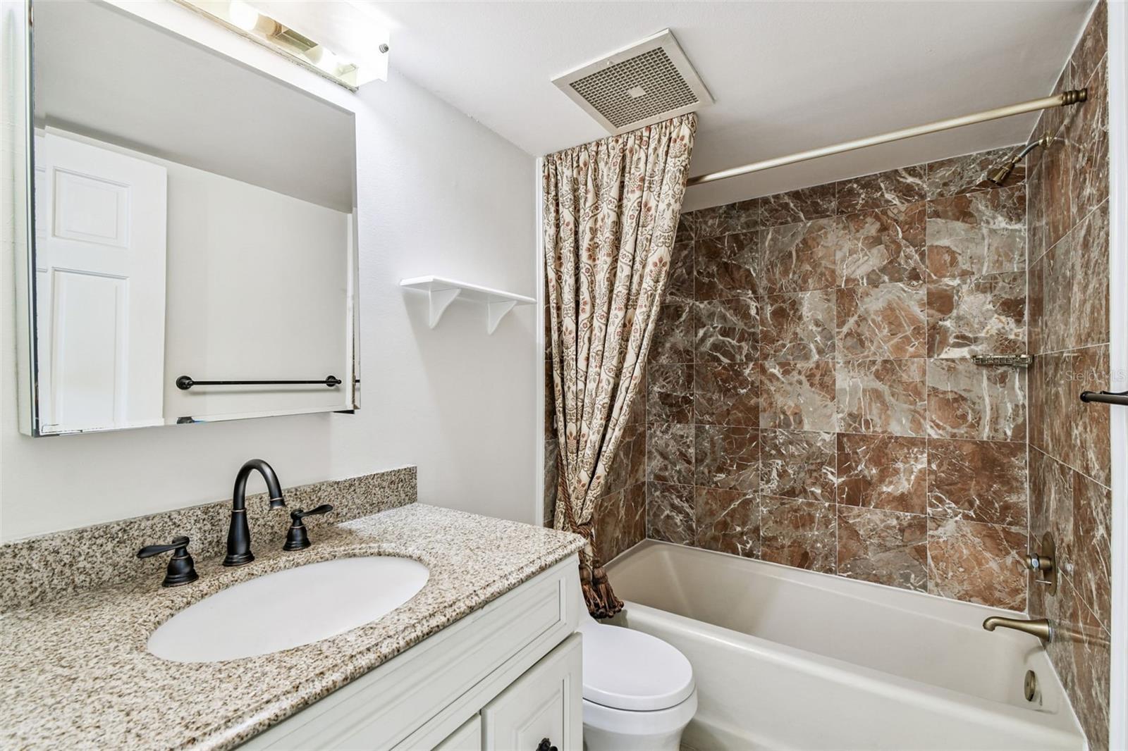 Image 25 of 45 For 2413 Bayshore Boulevard 2004