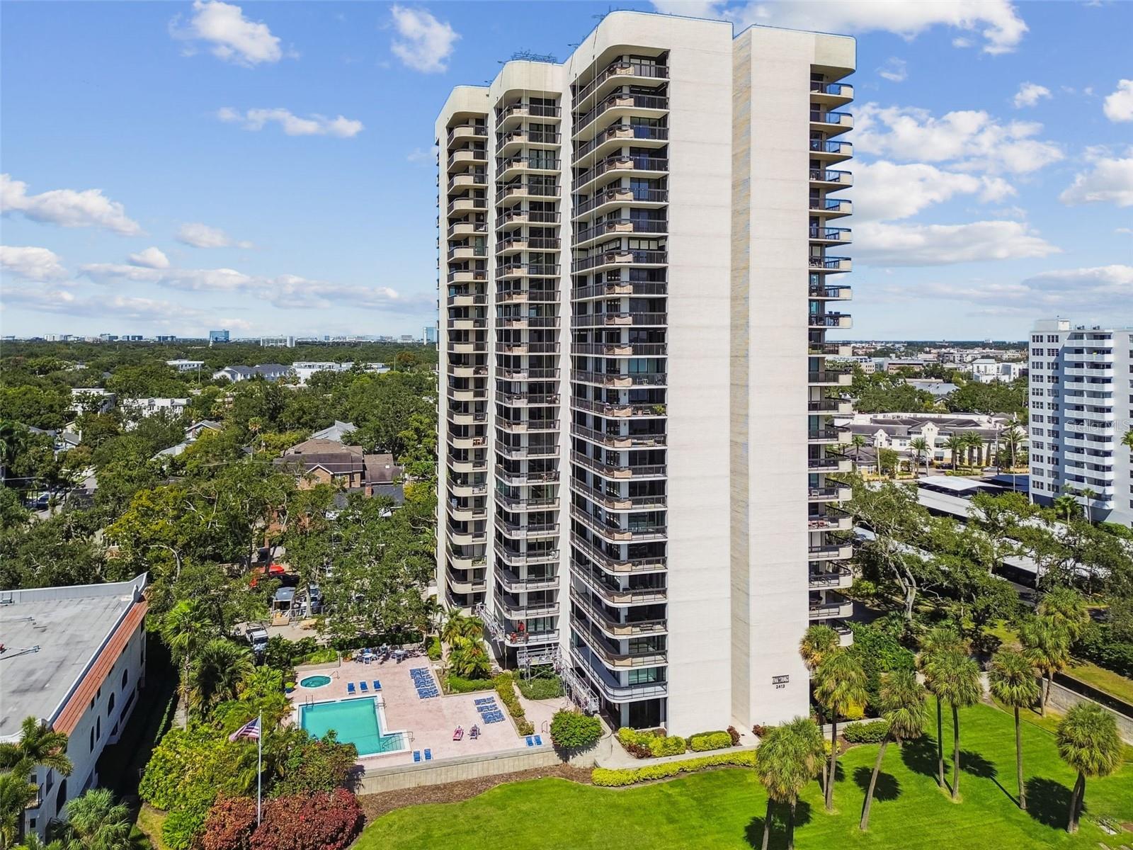 Image 32 of 45 For 2413 Bayshore Boulevard 2004