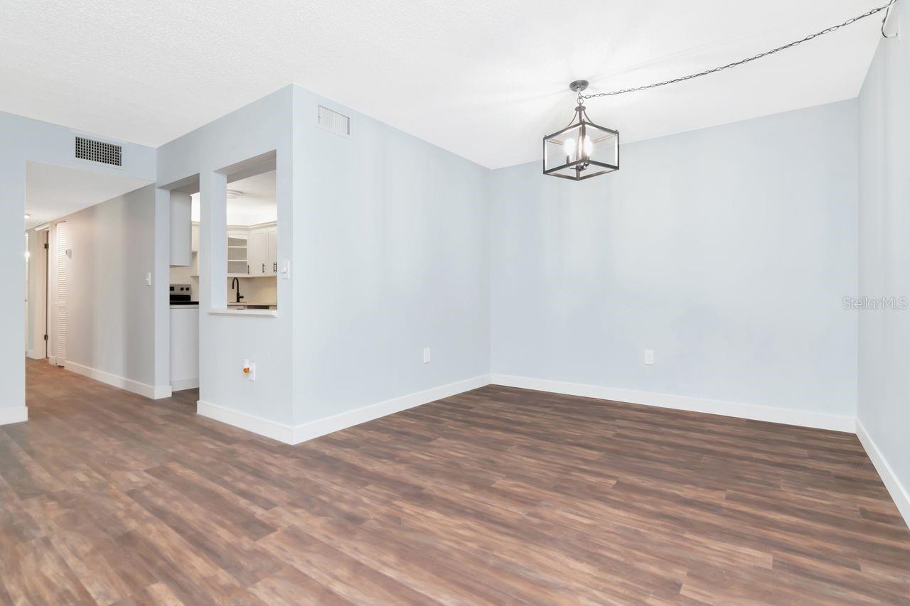 Image 7 of 33 For 1258 Pine Ridge Circle W G1