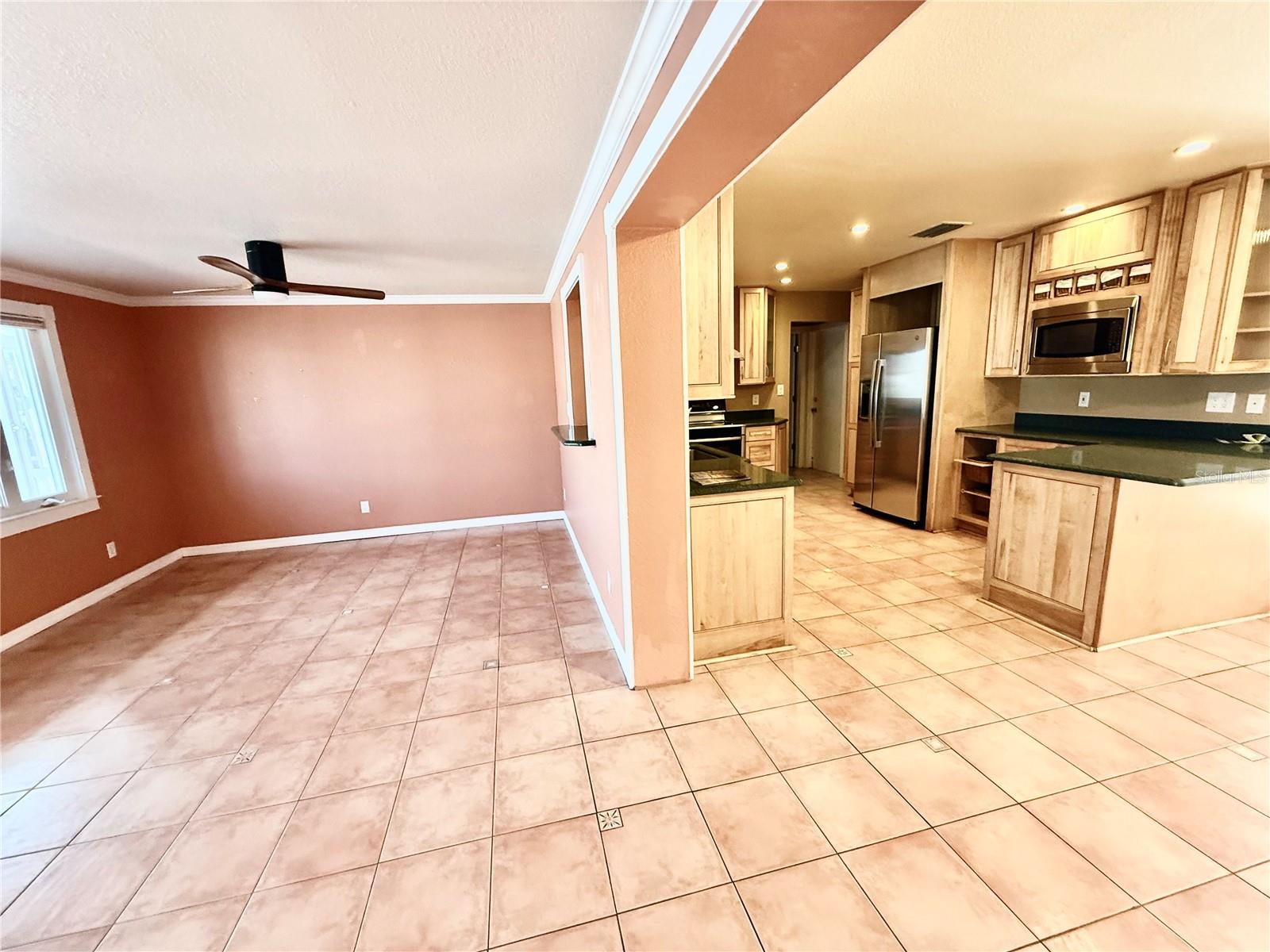 Image 6 of 11 For 270 Belaire Court