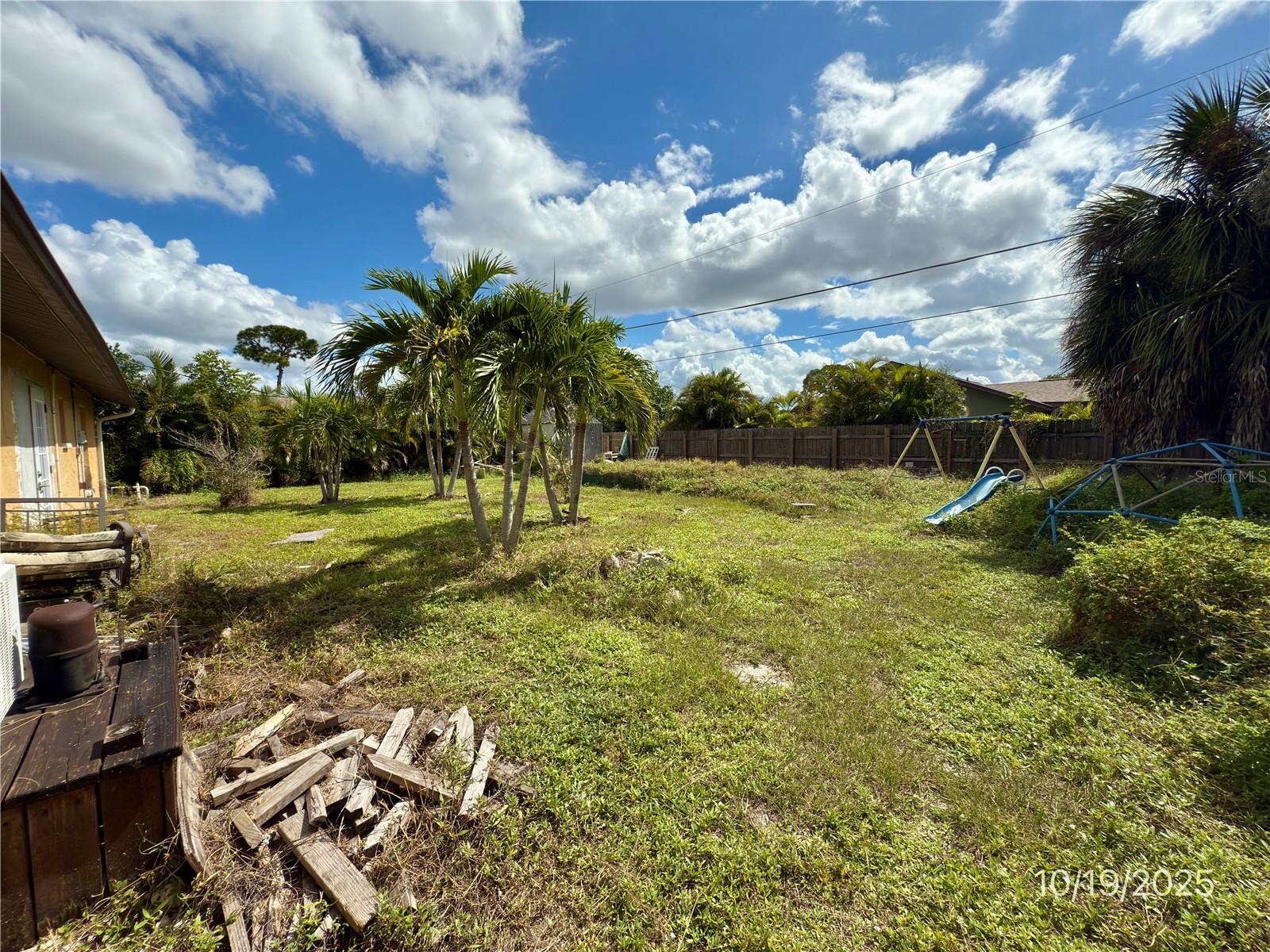 Image 2 of 34 For 9112 Pineapple Road