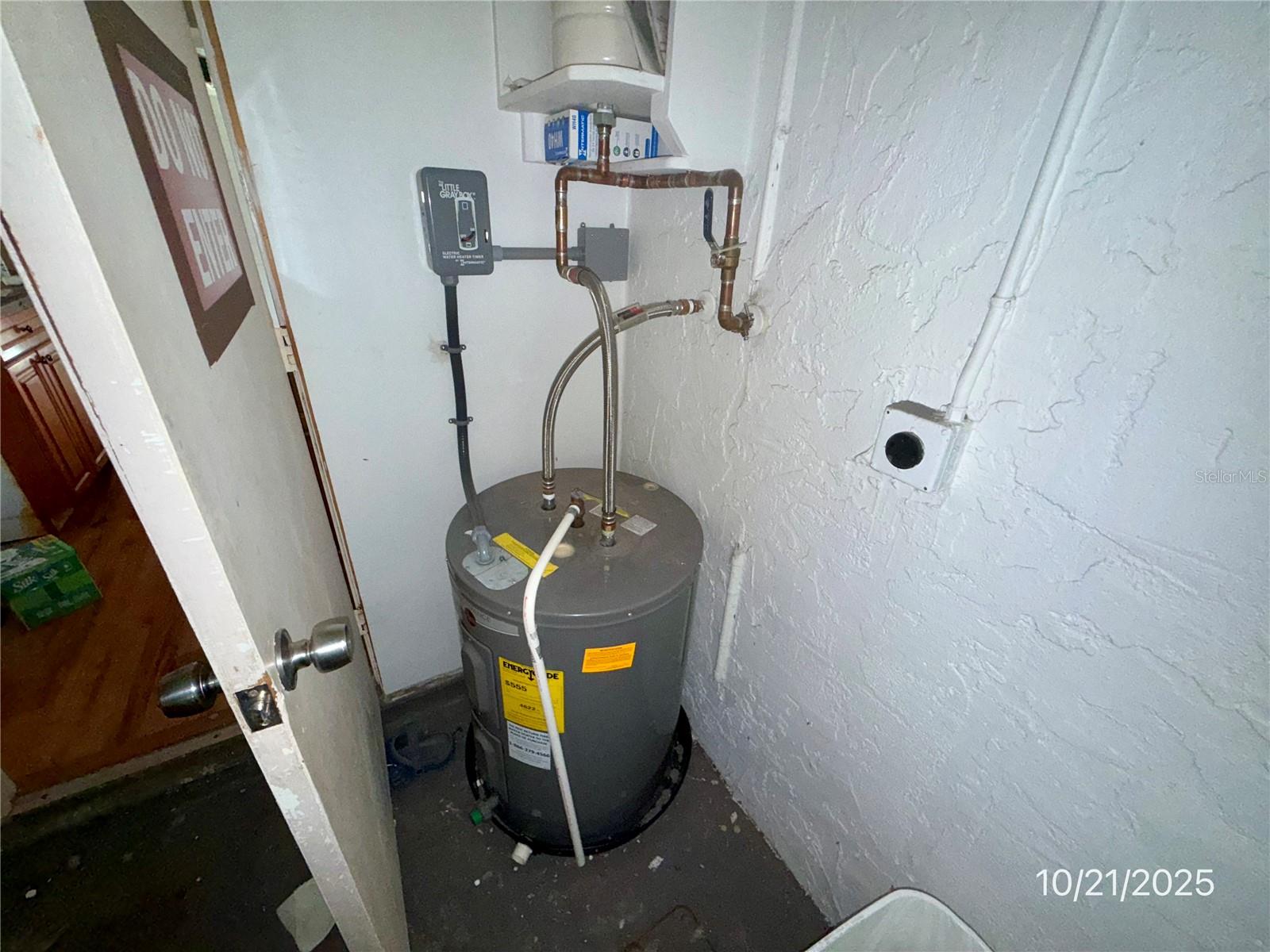 Image 21 of 34 For 9112 Pineapple Road