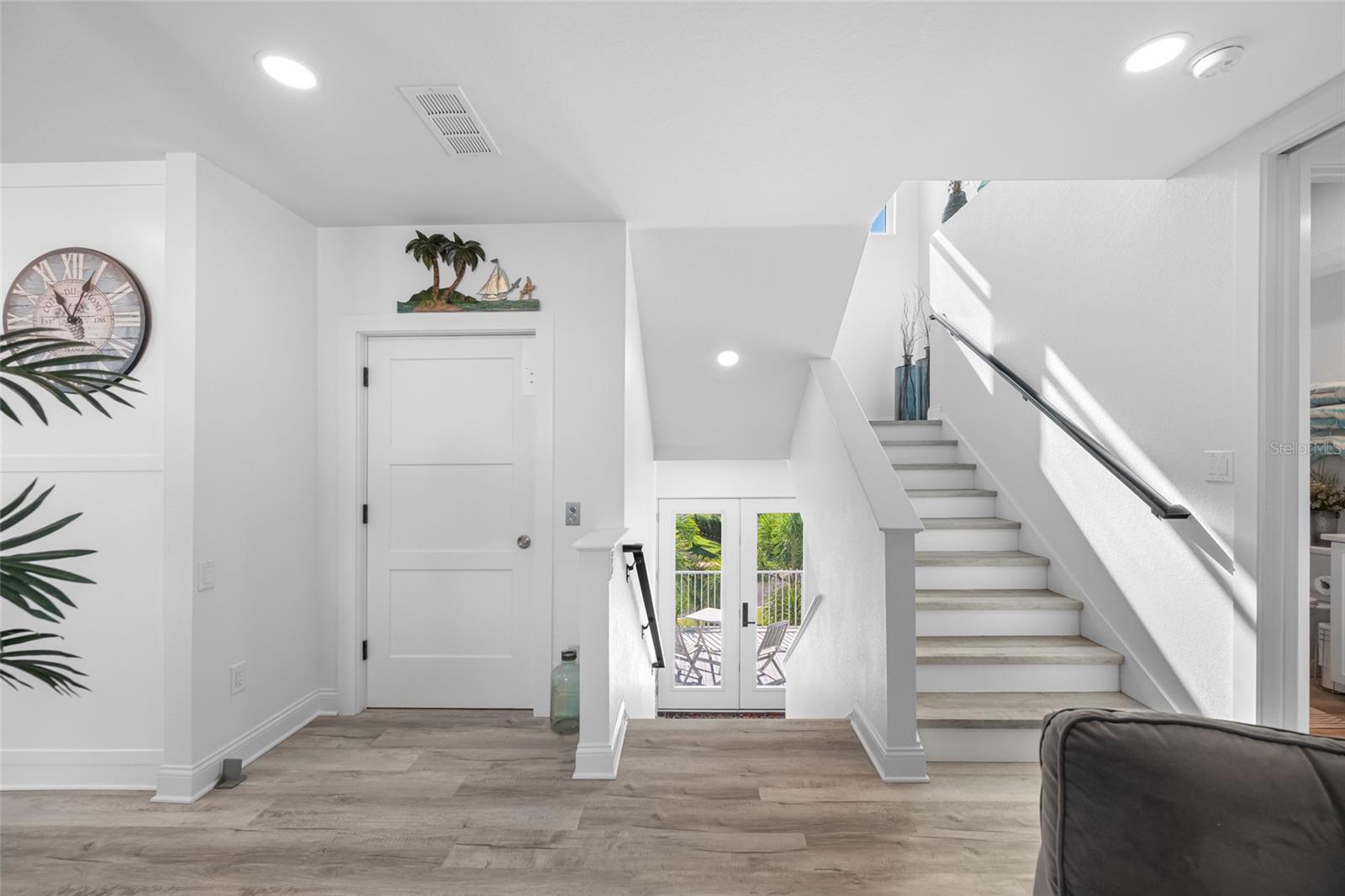 Image 32 of 89 For 2813 Kipps Colony Drive S