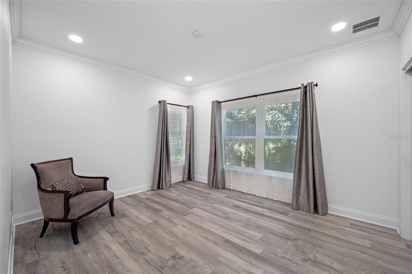 Image 44 of 89 For 2813 Kipps Colony Drive S