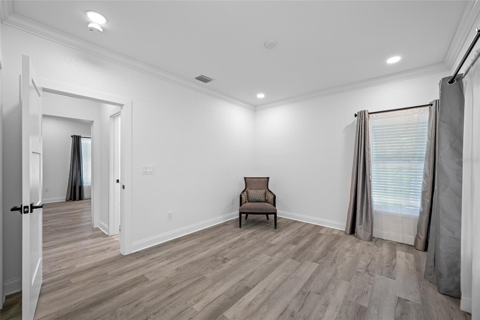 Image 45 of 89 For 2813 Kipps Colony Drive S