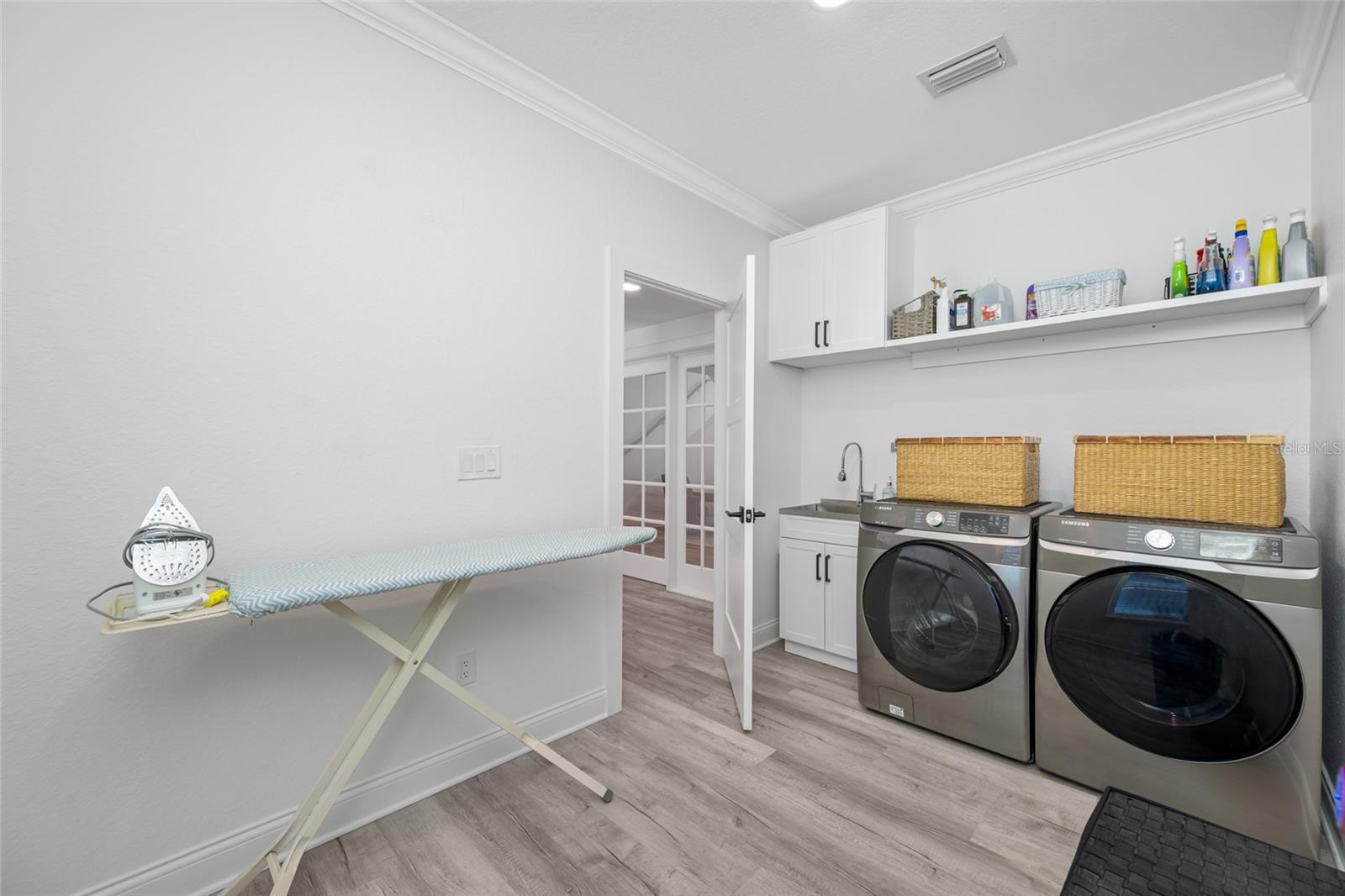 Image 49 of 89 For 2813 Kipps Colony Drive S