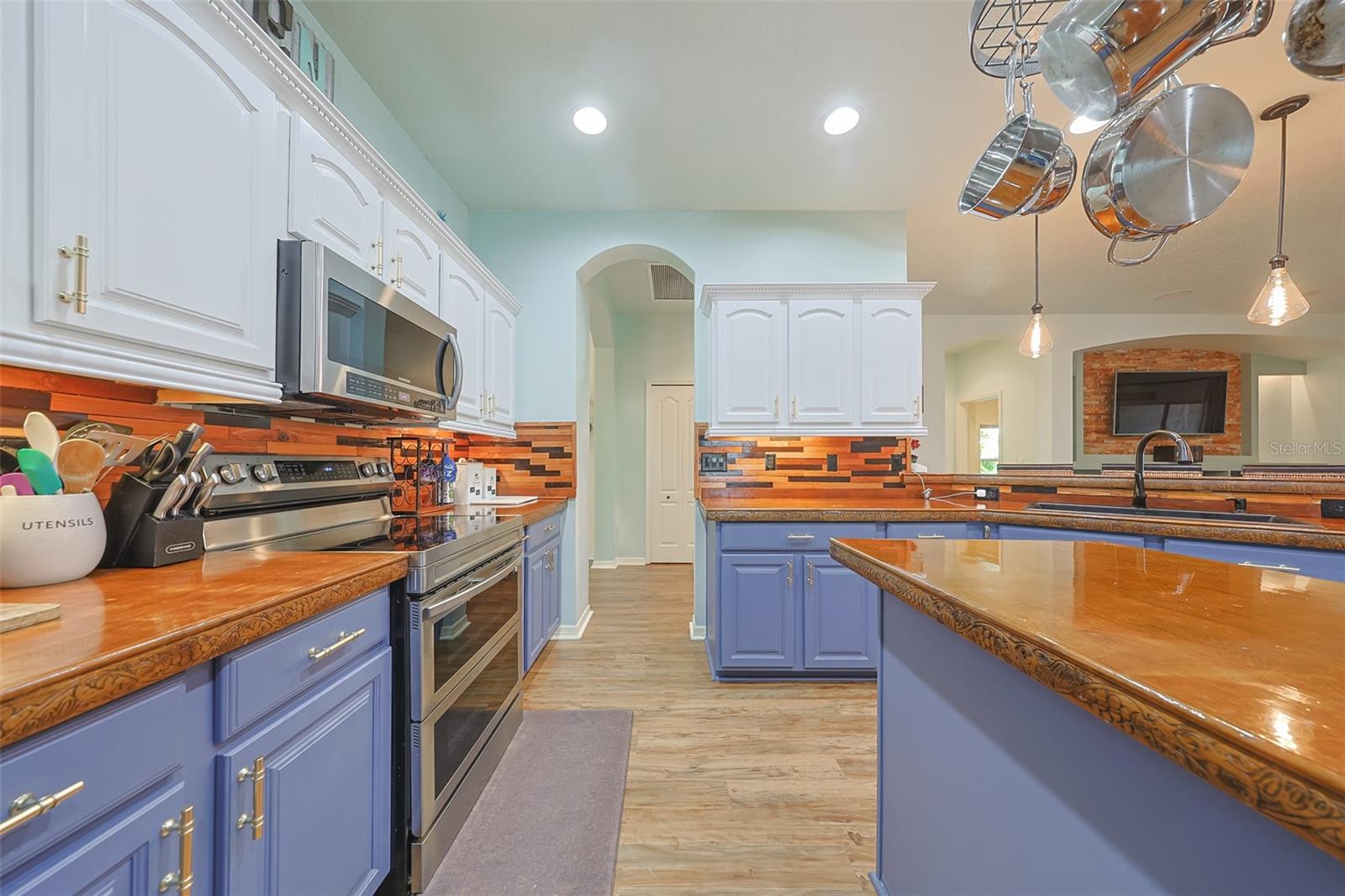 Image 20 of 55 For 1507 Mira Lago Circle