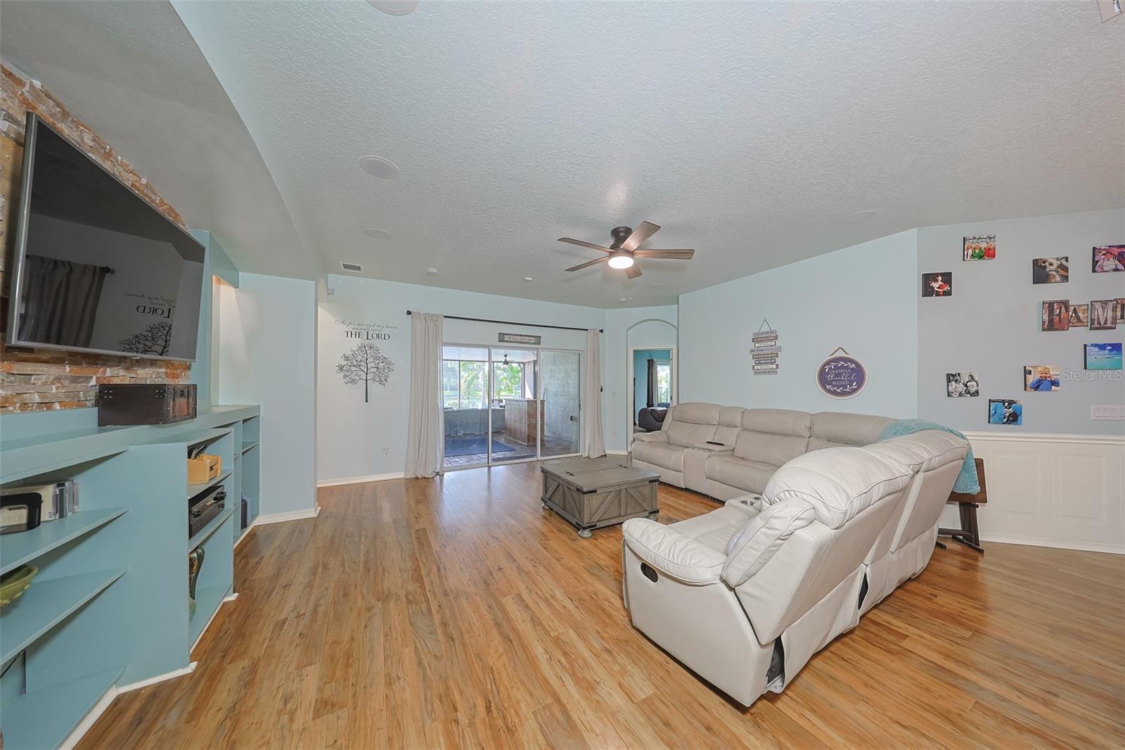 Image 22 of 55 For 1507 Mira Lago Circle