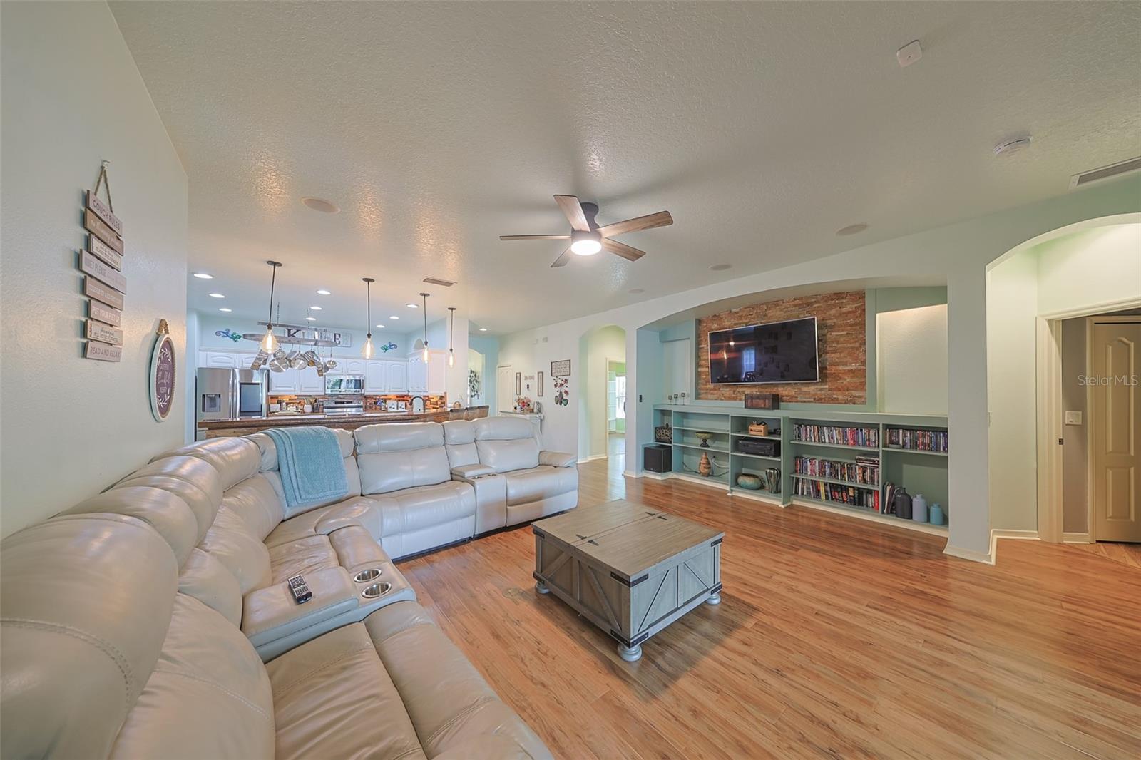 Image 25 of 55 For 1507 Mira Lago Circle