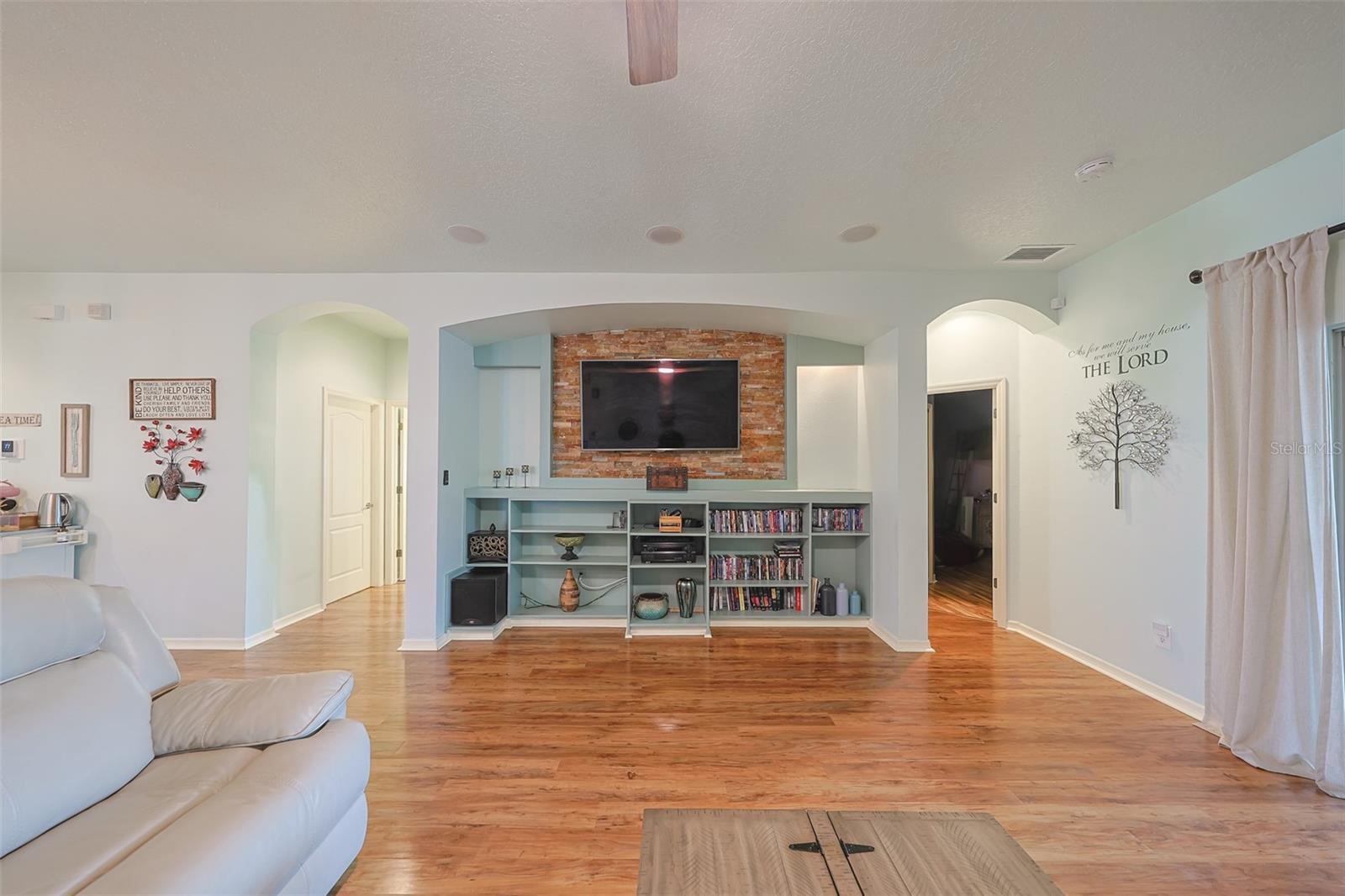 Image 26 of 55 For 1507 Mira Lago Circle