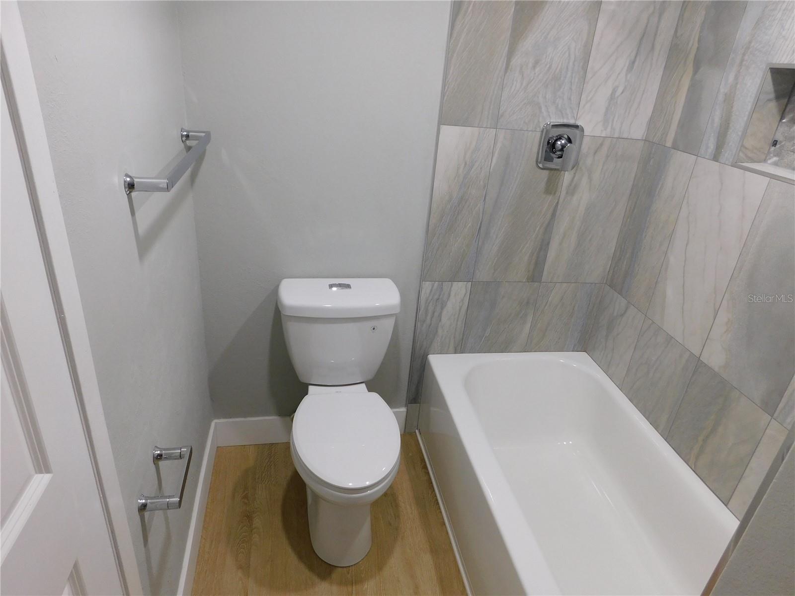 Image 13 of 33 For 3595 41st Lane S B