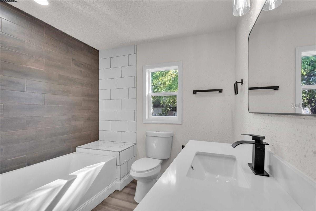 Image 17 of 27 For 3101 15th Street