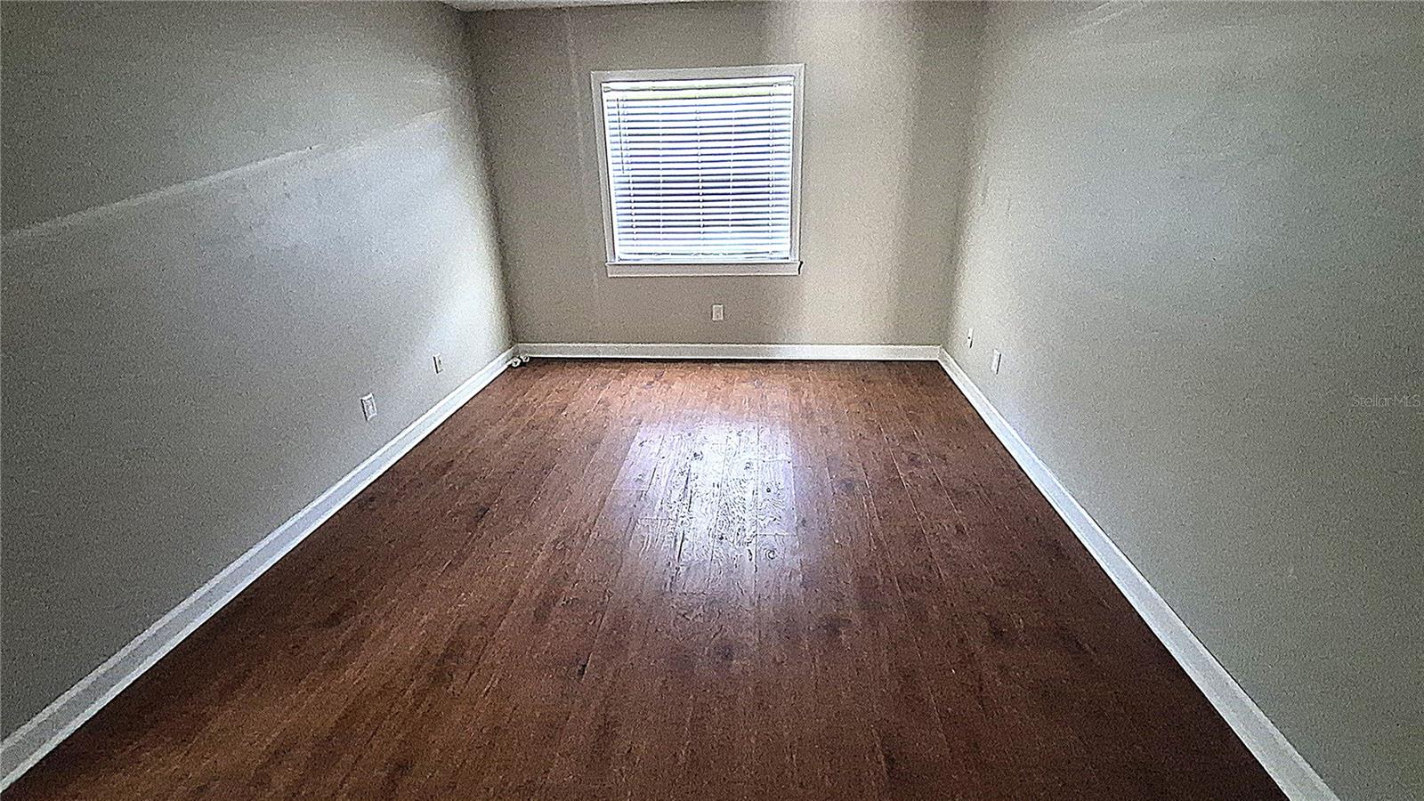 Image 6 of 19 For 3815 N Oak Dr  G11