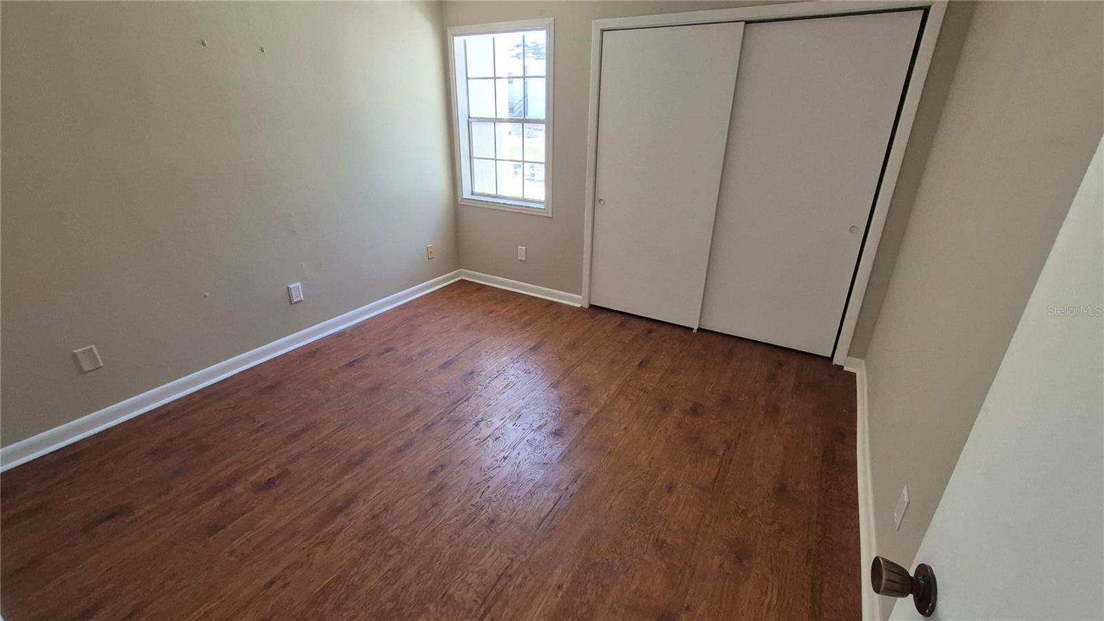 Image 9 of 19 For 3815 N Oak Dr  G11