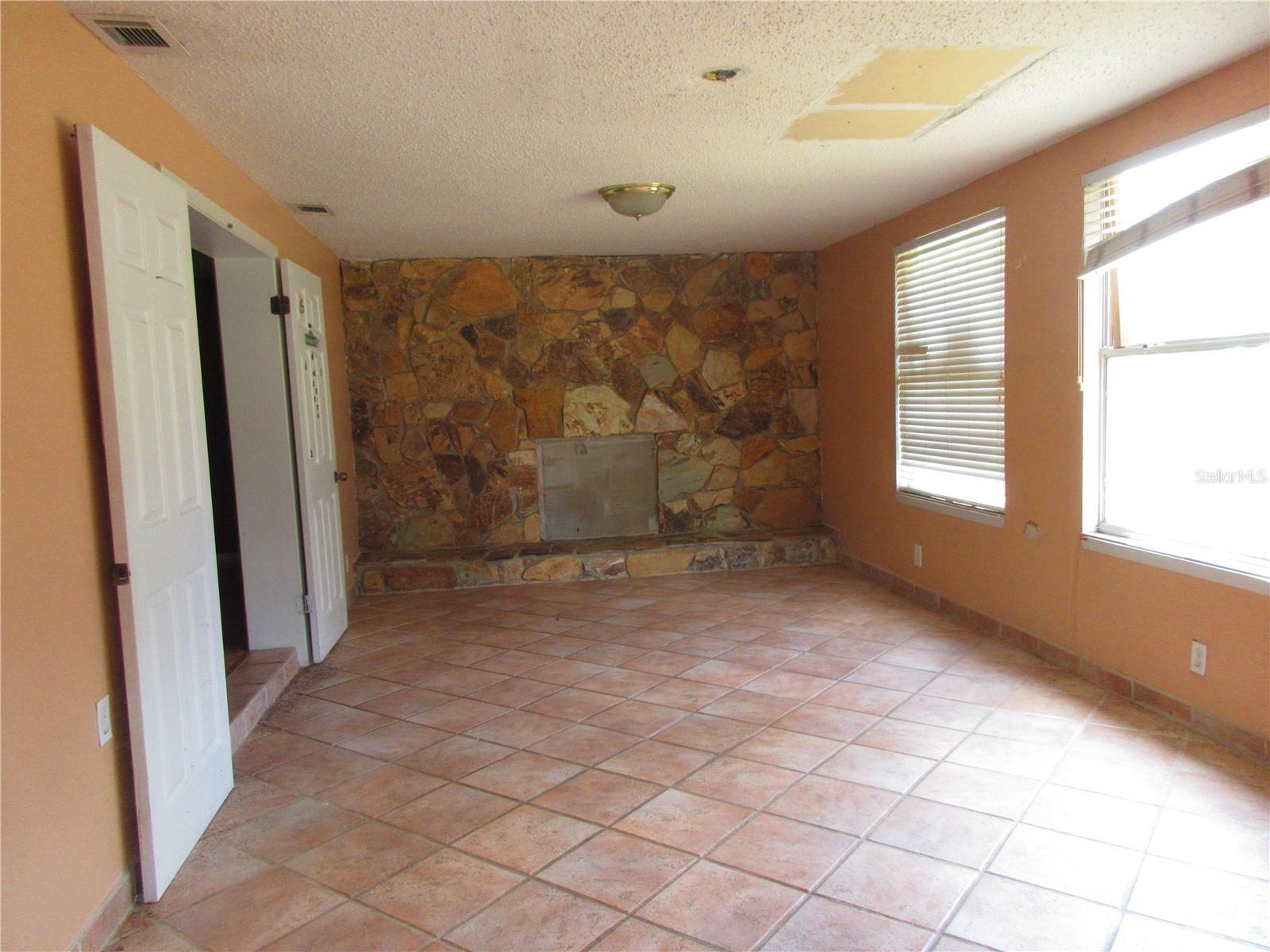 Image 5 of 9 For 19944 Hiawatha Road