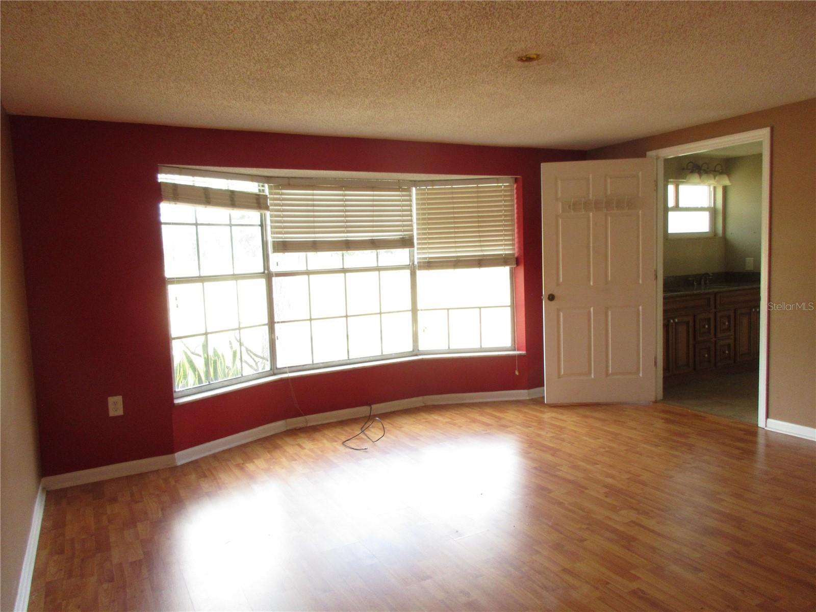 Image 6 of 9 For 19944 Hiawatha Road