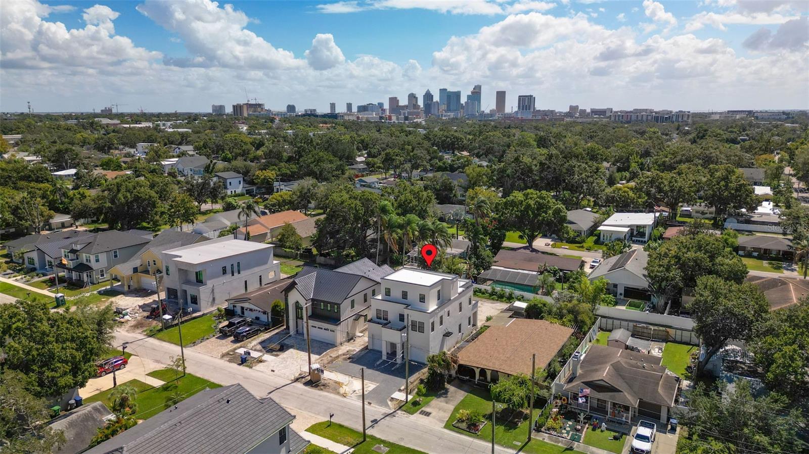 Listing photo id 12 for 814 Braddock Street