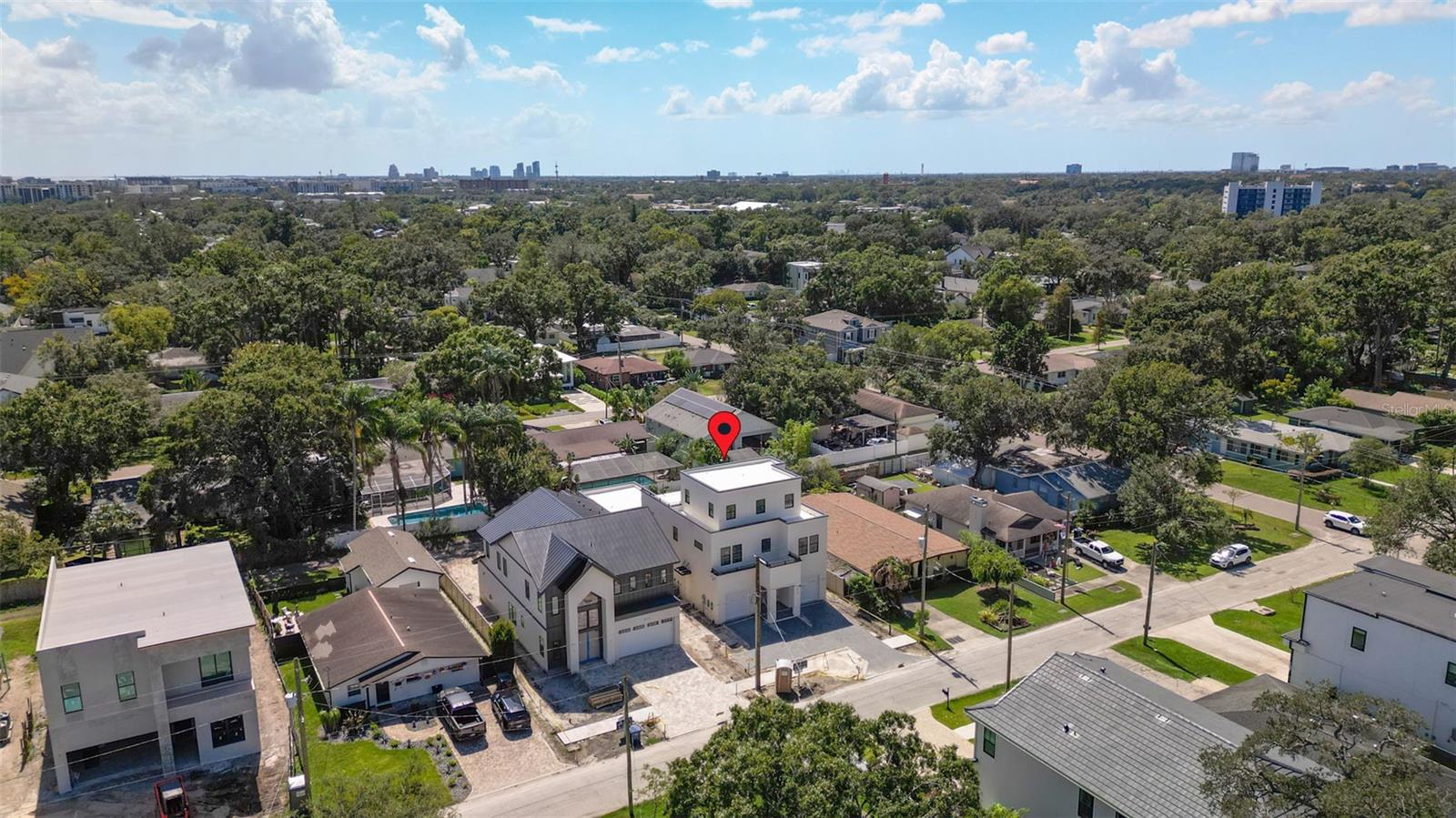 Listing photo id 15 for 814 Braddock Street