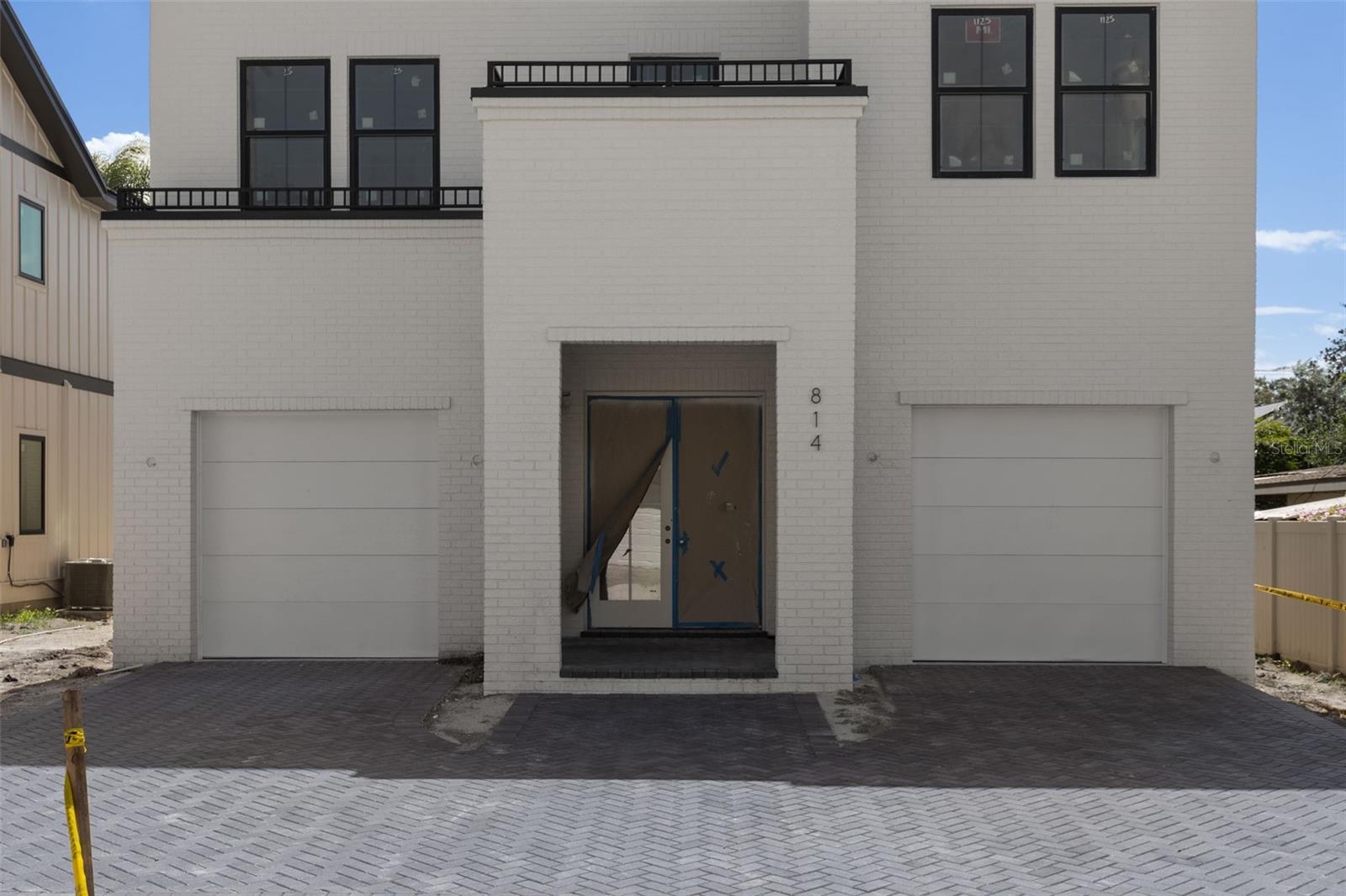 Listing photo id 2 for 814 Braddock Street