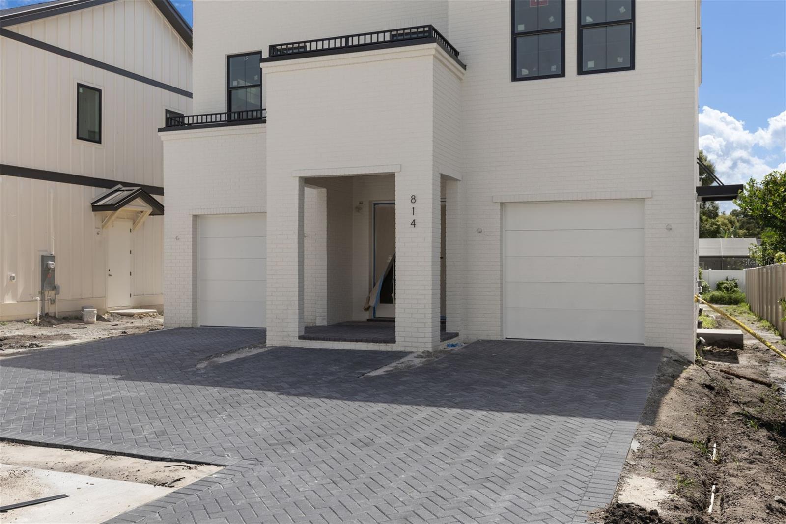 Listing photo id 3 for 814 Braddock Street