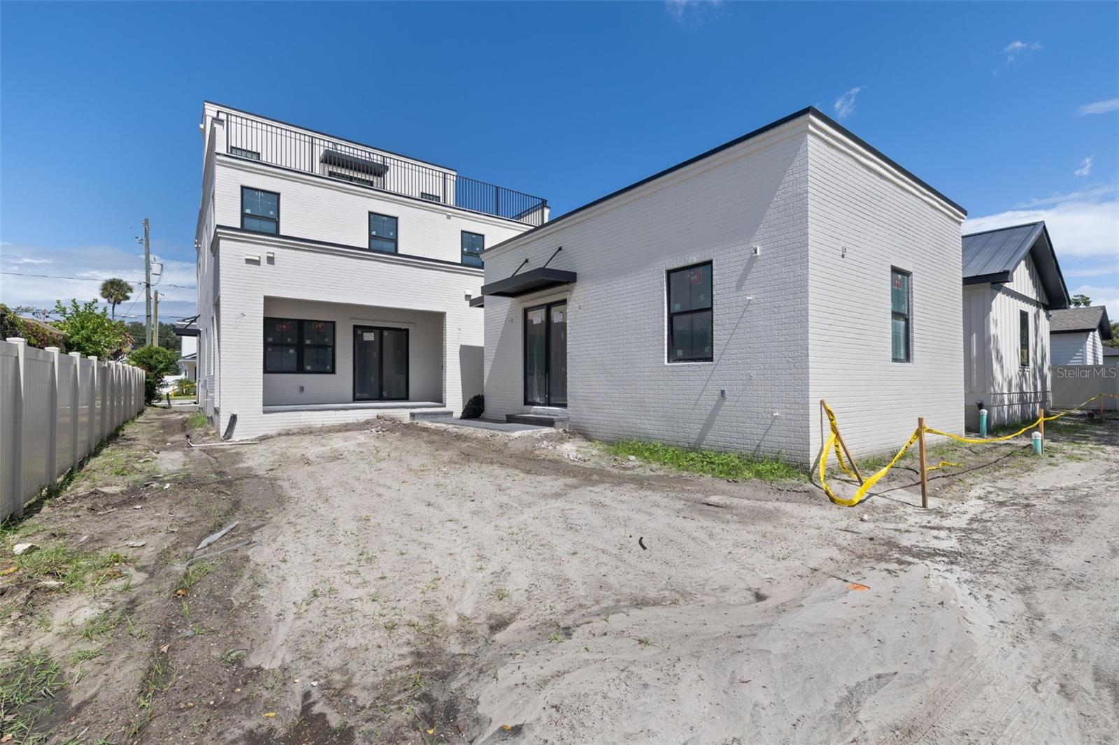 Listing photo id 7 for 814 Braddock Street