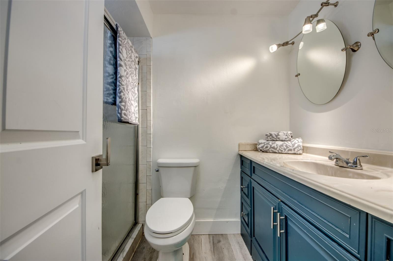 Listing photo id 9 for 912 24th Avenue A & B