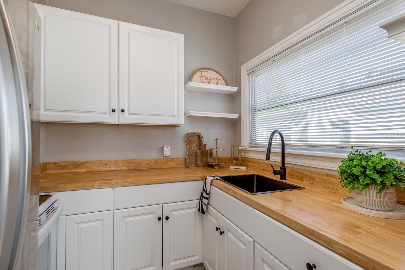 Image 11 of 30 For 1525 38th Avenue N