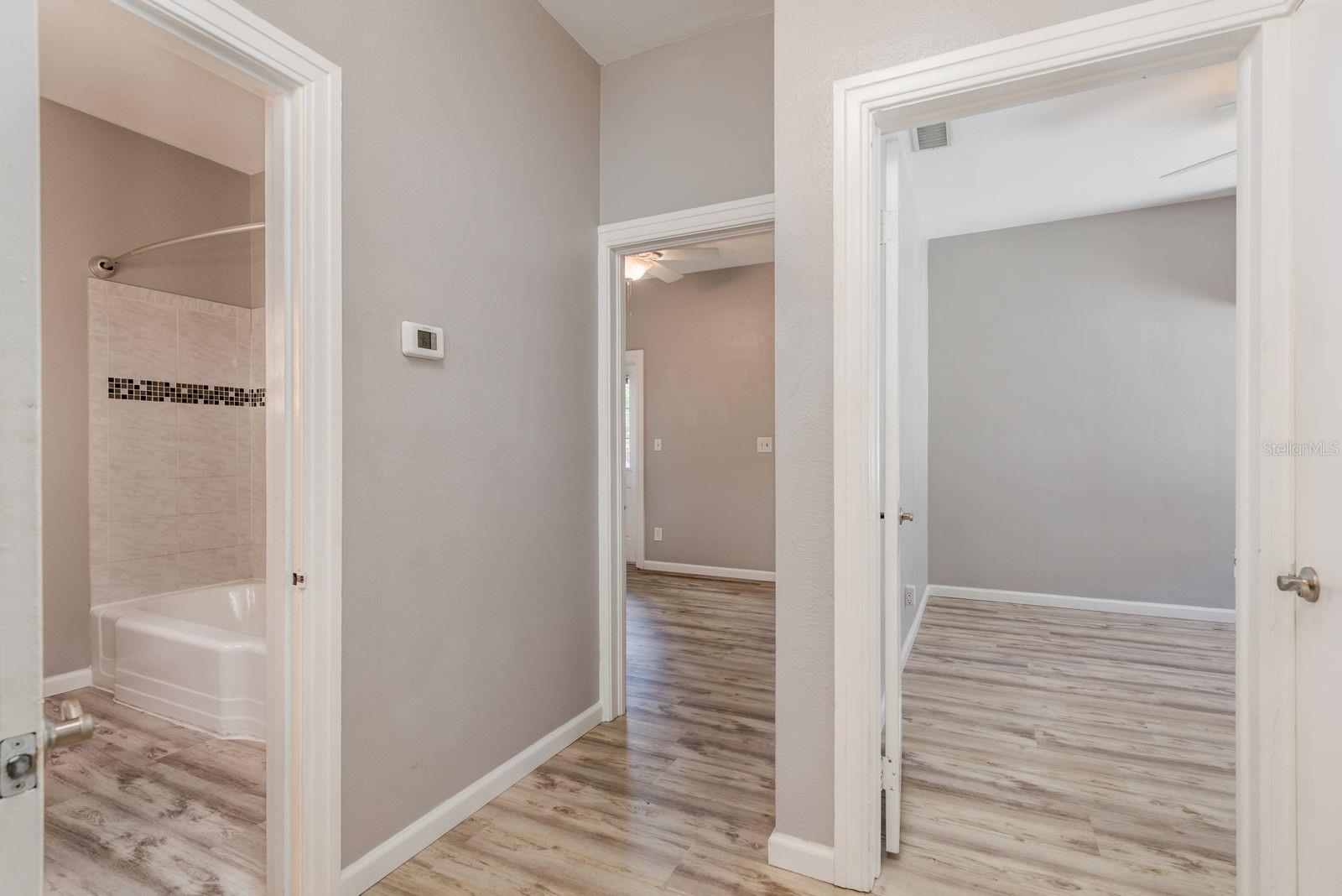 Image 13 of 30 For 1525 38th Avenue N