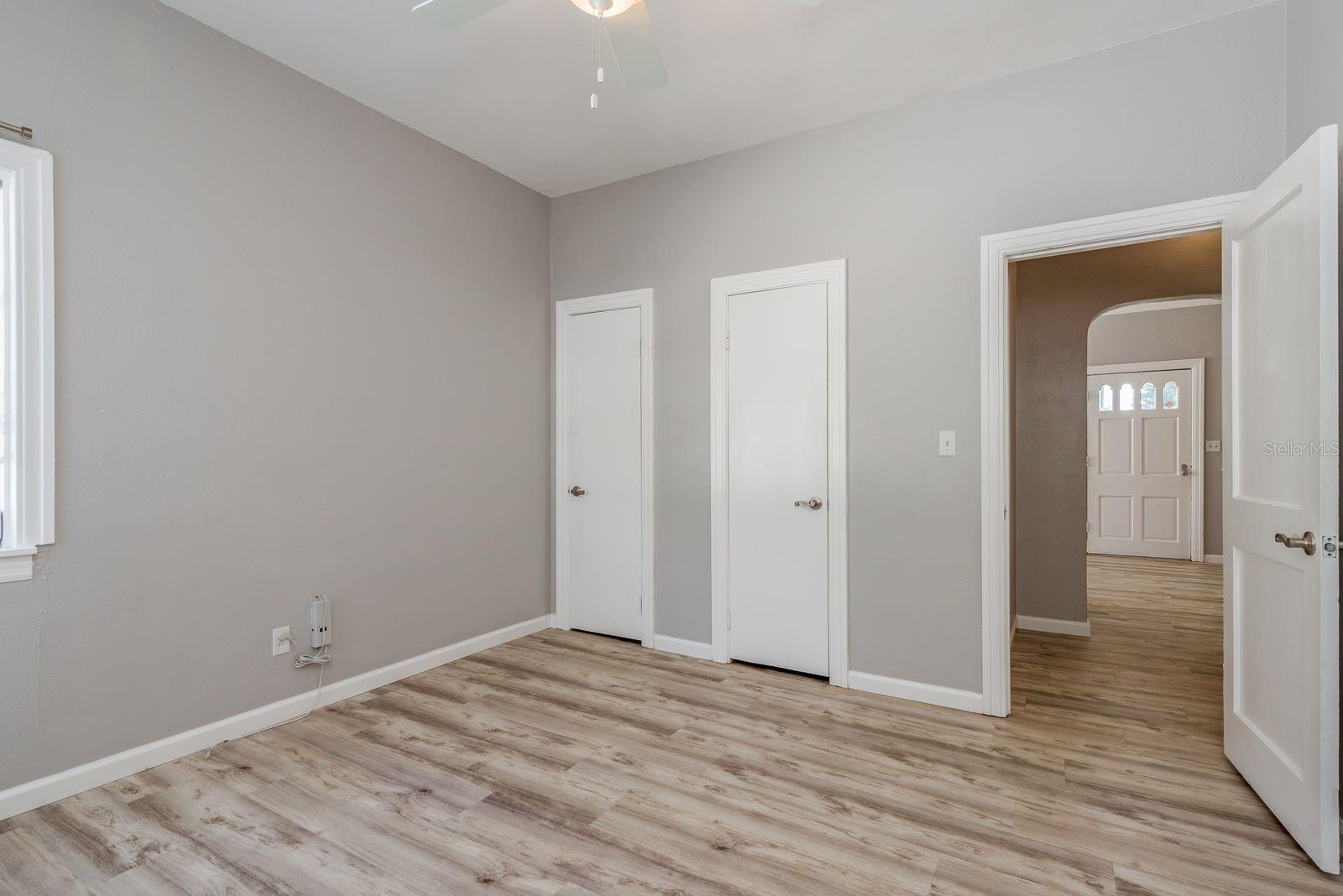 Image 15 of 30 For 1525 38th Avenue N