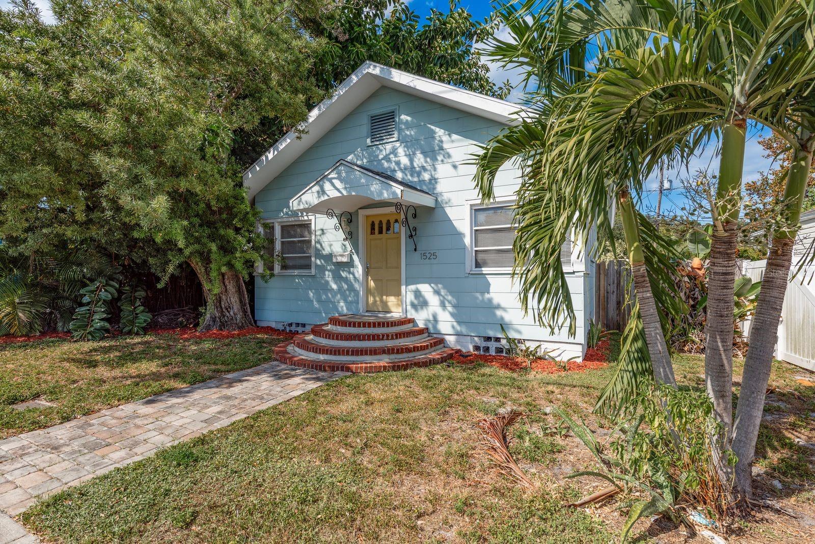 Image 2 of 30 For 1525 38th Avenue N