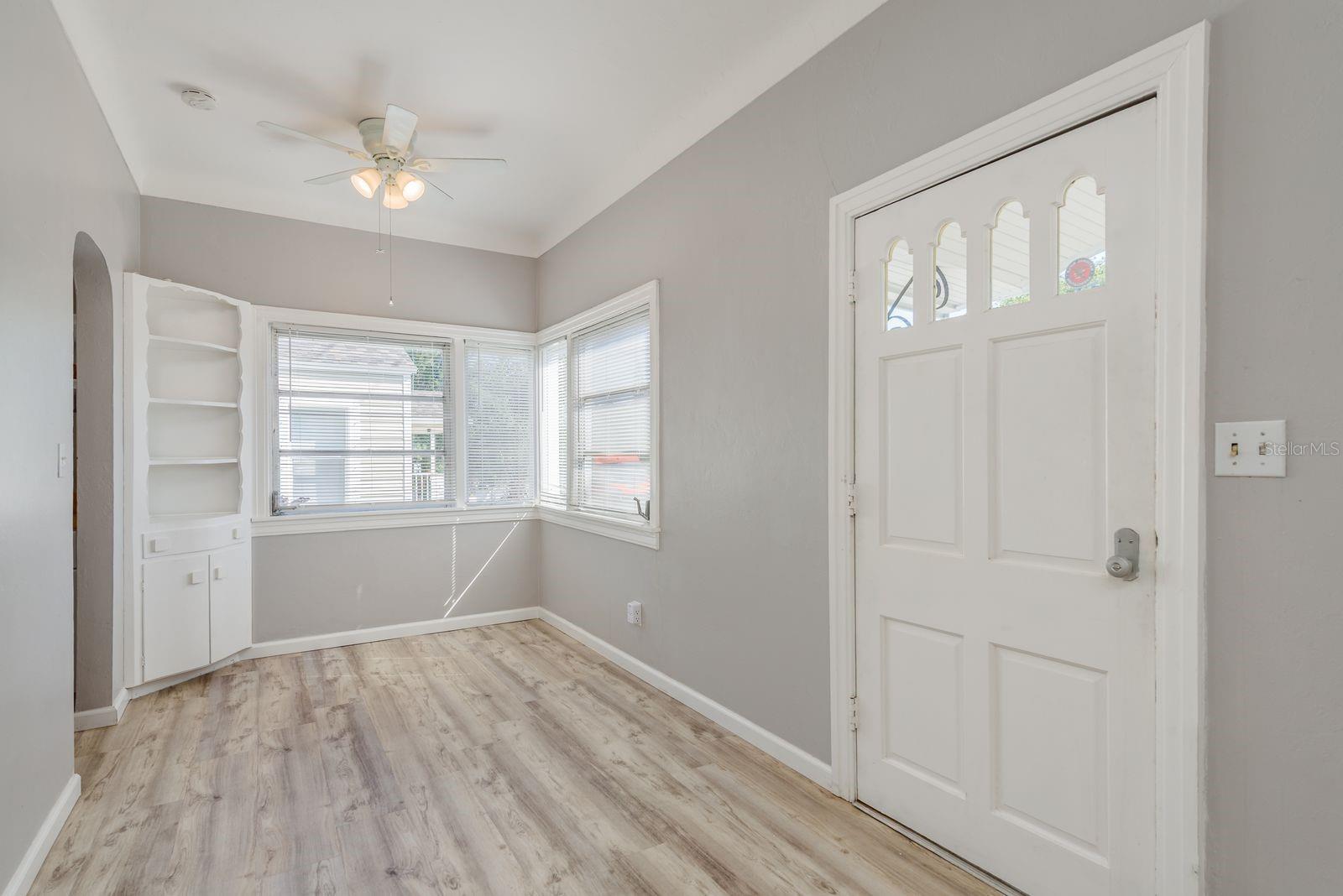 Image 4 of 30 For 1525 38th Avenue N