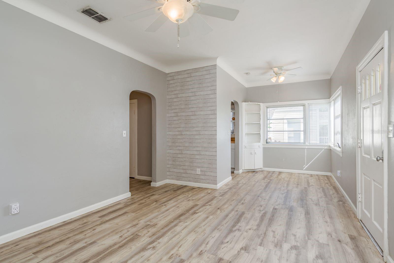 Image 6 of 30 For 1525 38th Avenue N