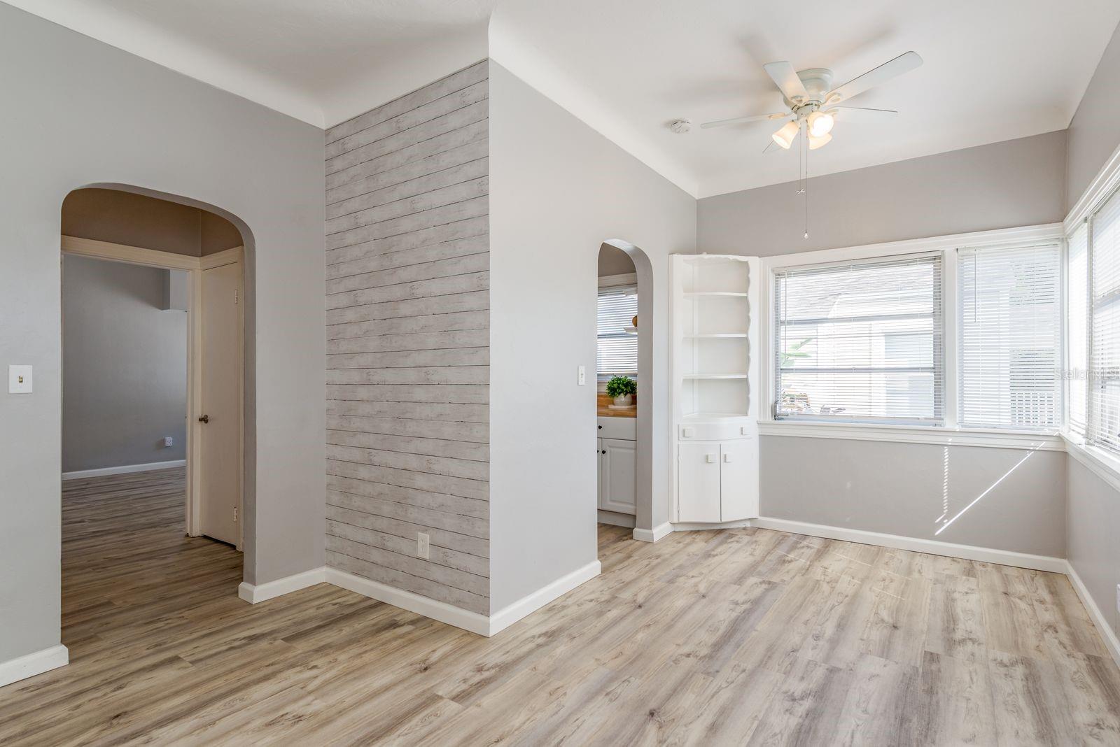 Image 8 of 30 For 1525 38th Avenue N