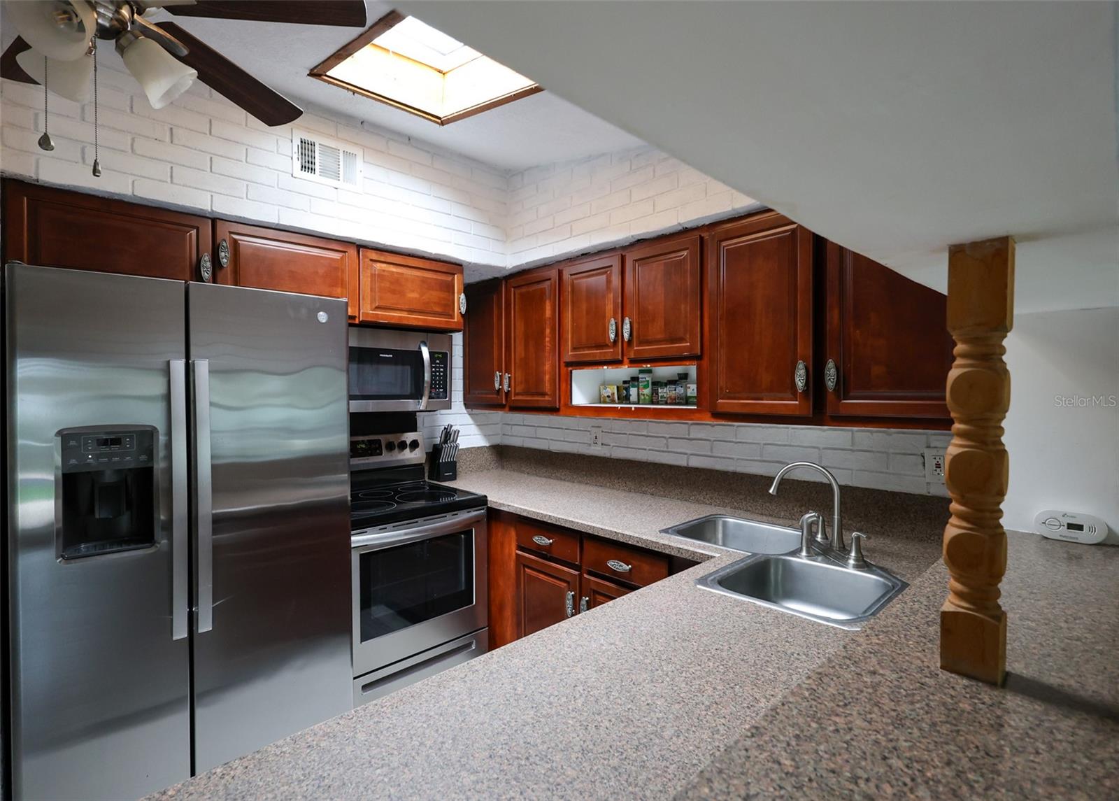 Image 3 of 19 For 2227 Granger Drive