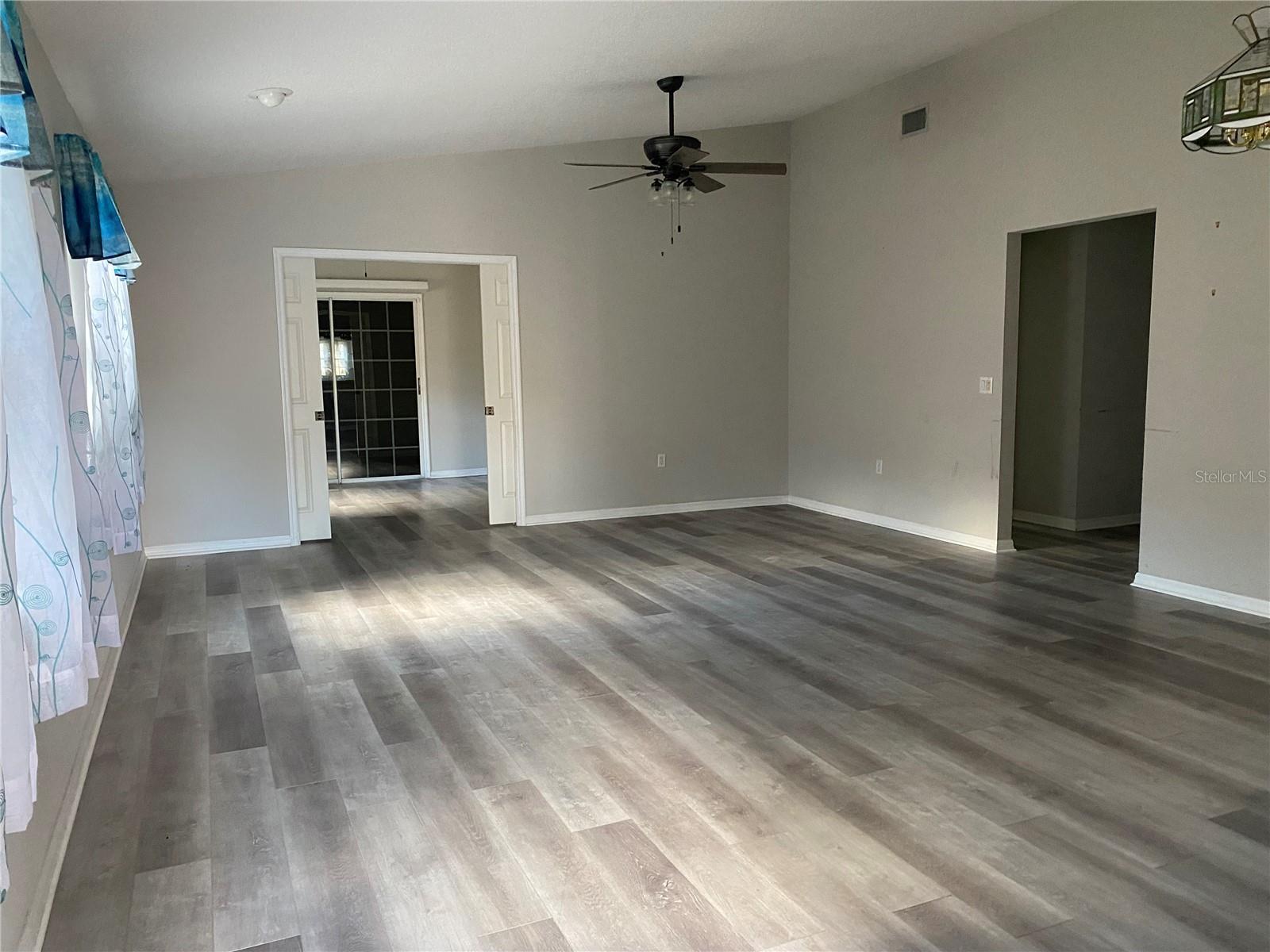 Image 10 of 41 For 37414 Castleberry Drive