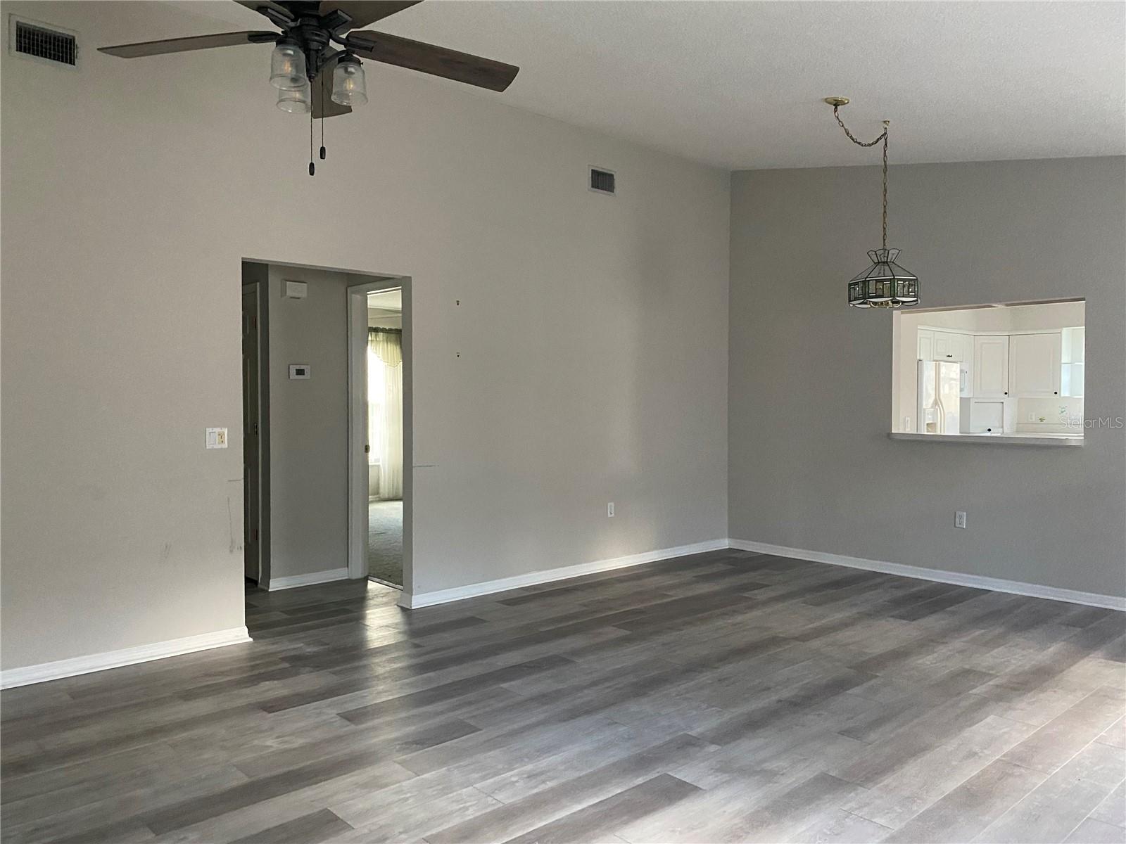 Image 13 of 41 For 37414 Castleberry Drive