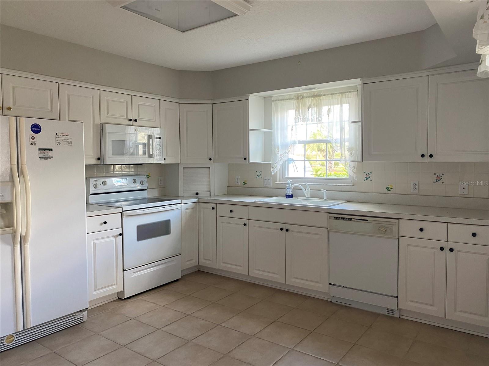 Image 5 of 41 For 37414 Castleberry Drive
