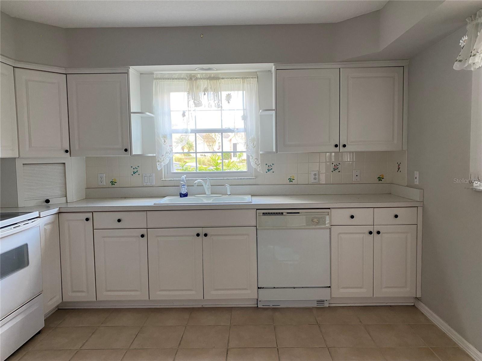 Image 7 of 41 For 37414 Castleberry Drive