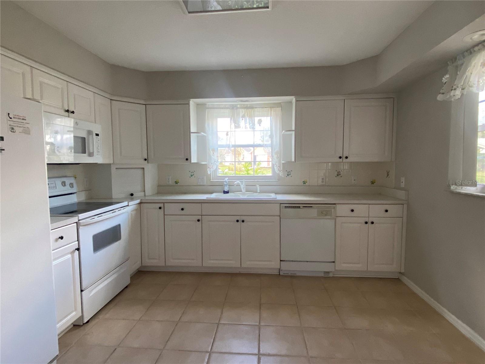 Image 8 of 41 For 37414 Castleberry Drive