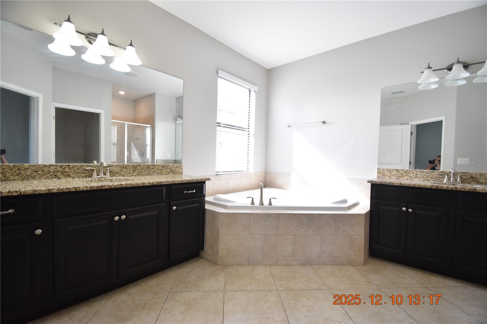 Image 40 of 84 For 14051 Tropical Kingbird Way