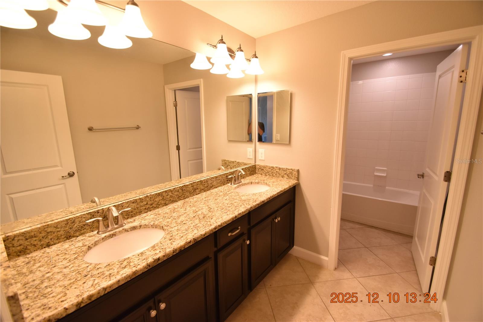 Image 72 of 84 For 14051 Tropical Kingbird Way