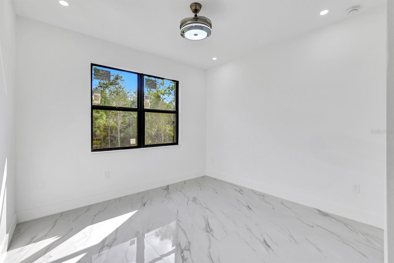 Image 20 of 25 For 2002 10th Street