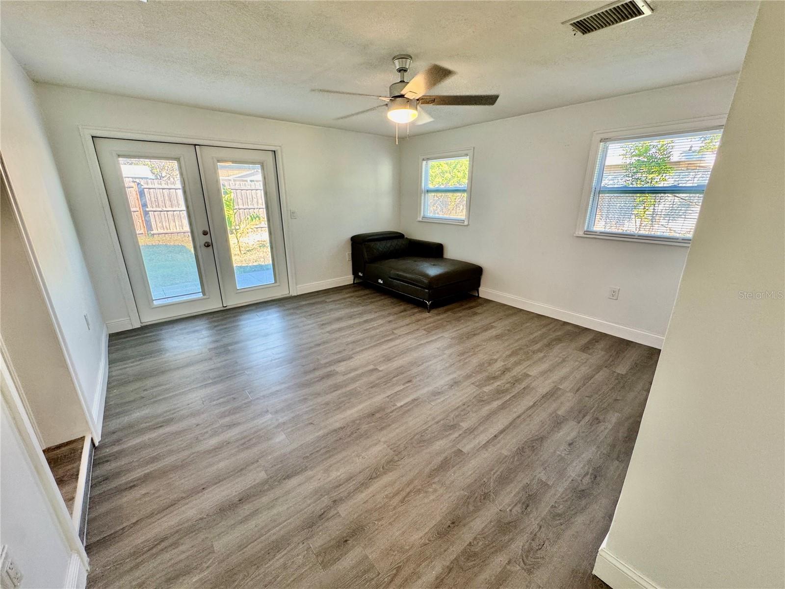 Image 16 of 24 For 1217 Grantwood Avenue