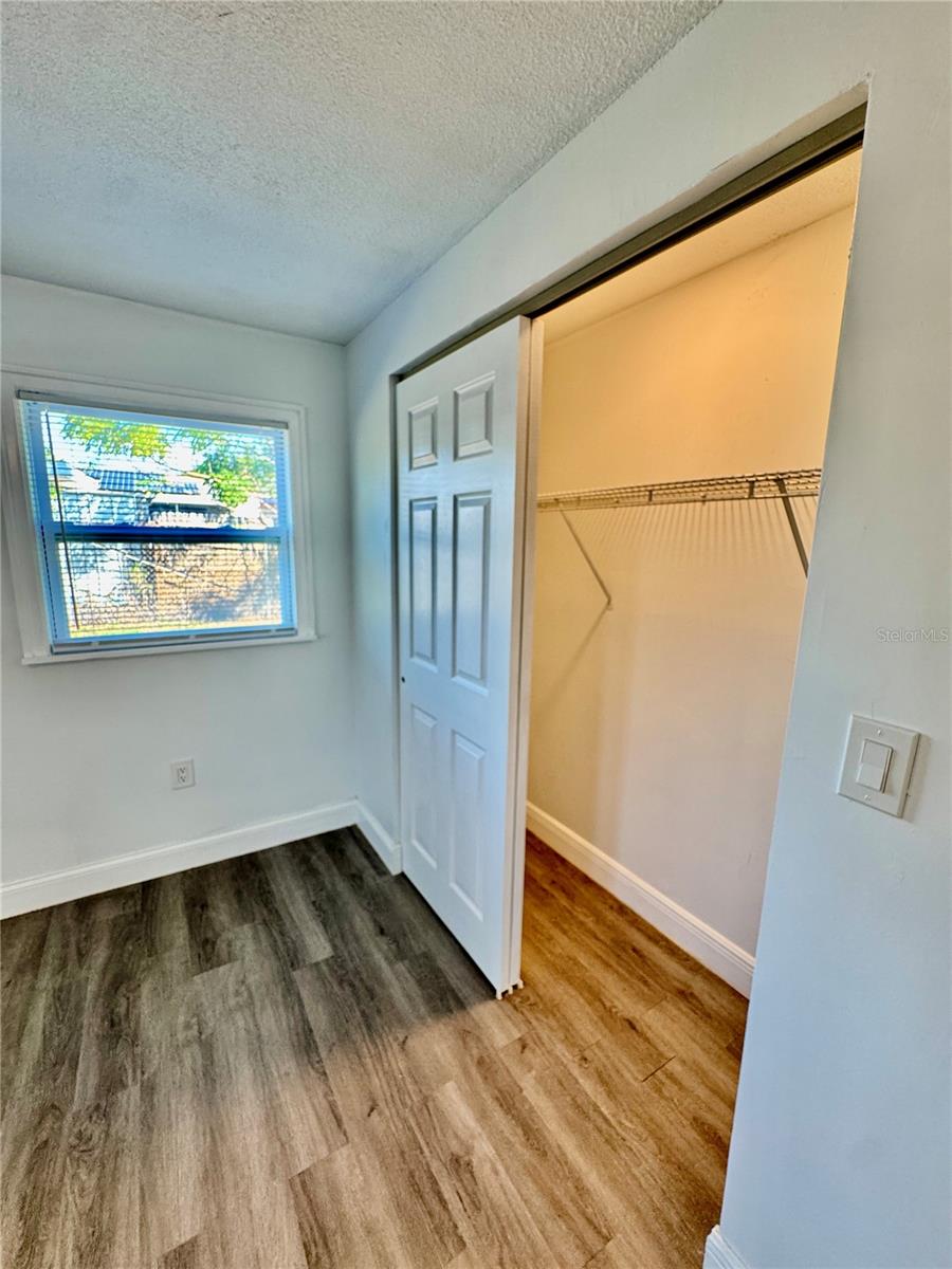 Image 20 of 24 For 1217 Grantwood Avenue